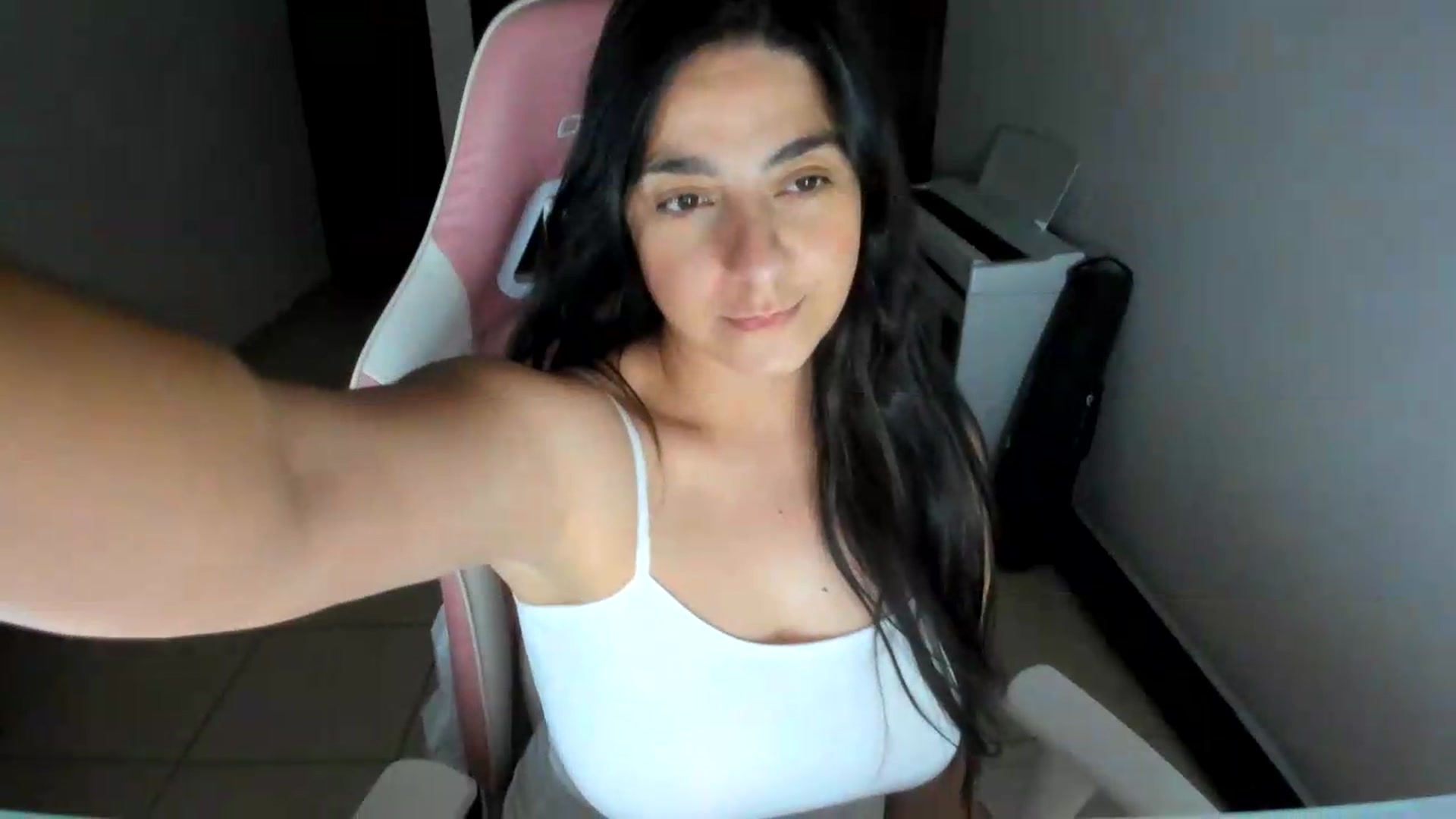 Gallery image thumbnail from anarossanna's myfreecams stream on, 07/19/2026, 05:20 image 12 of 20