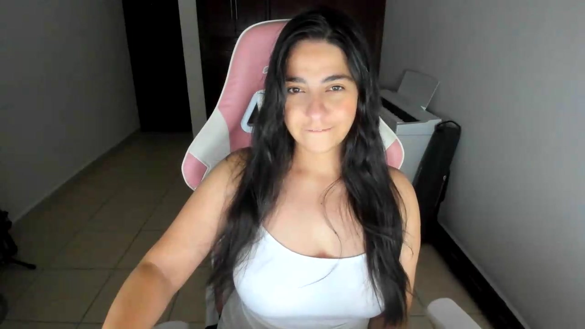 Gallery image thumbnail from anarossanna's myfreecams stream on, 07/19/2026, 05:20 image 3 of 20