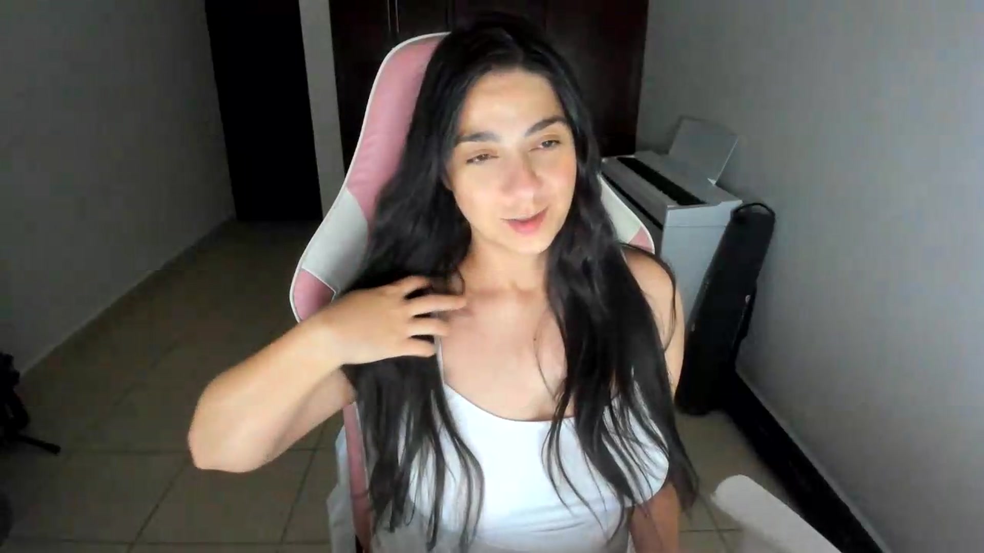 Gallery image thumbnail from anarossanna's myfreecams stream on, 07/19/2026, 05:20 image 4 of 20