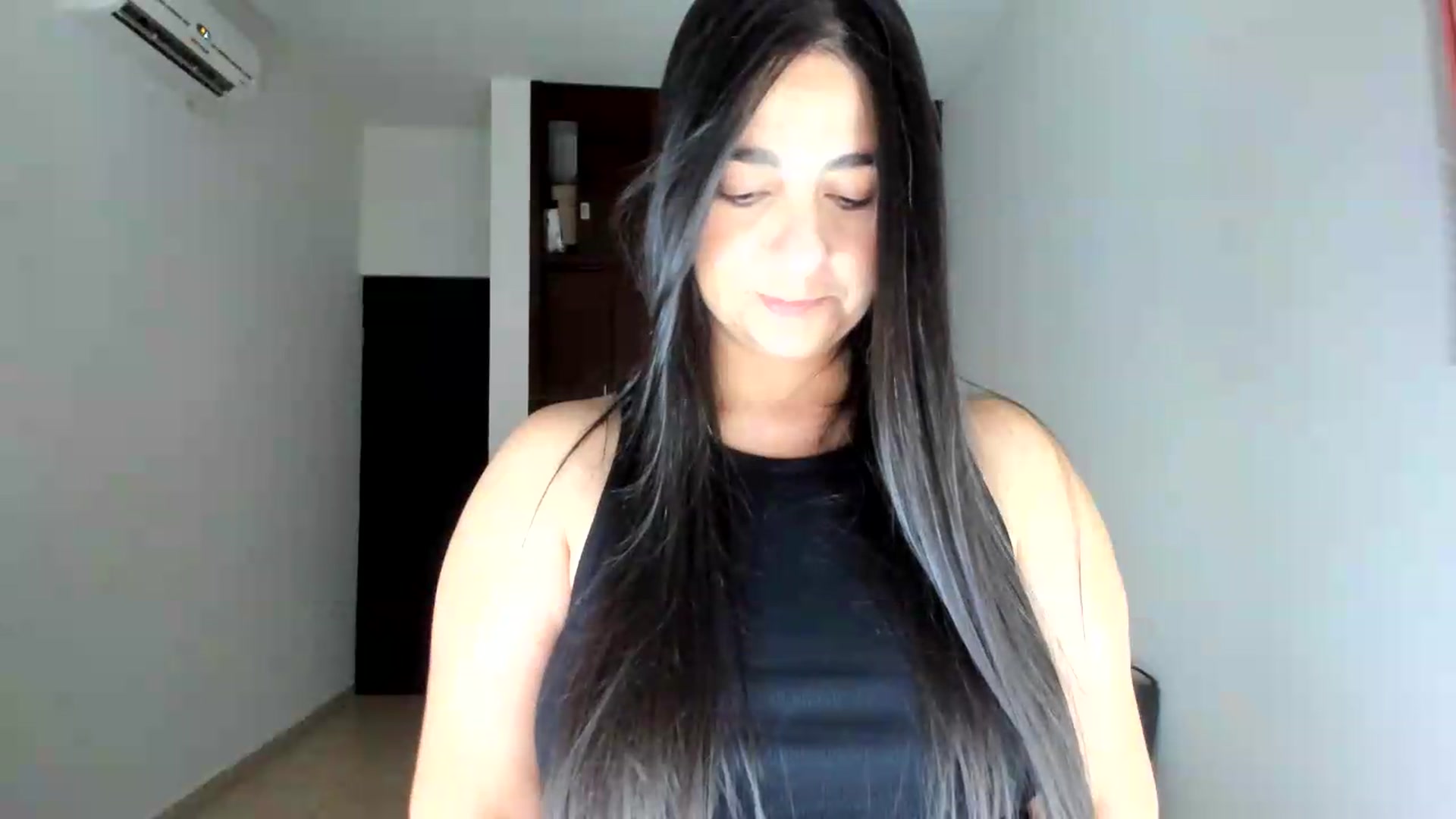 Gallery image thumbnail from anarossanna's myfreecams stream on, 07/23/2026, 02:43 image 3 of 20
