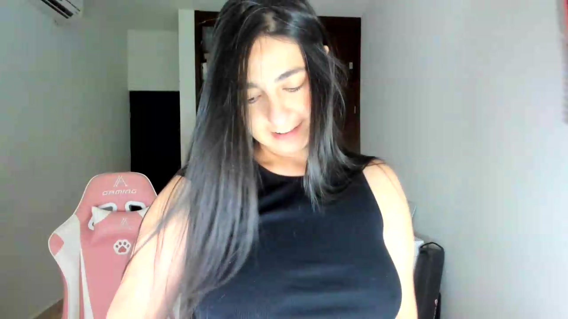Gallery image thumbnail from anarossanna's myfreecams stream on, 07/23/2026, 04:01 image 19 of 20