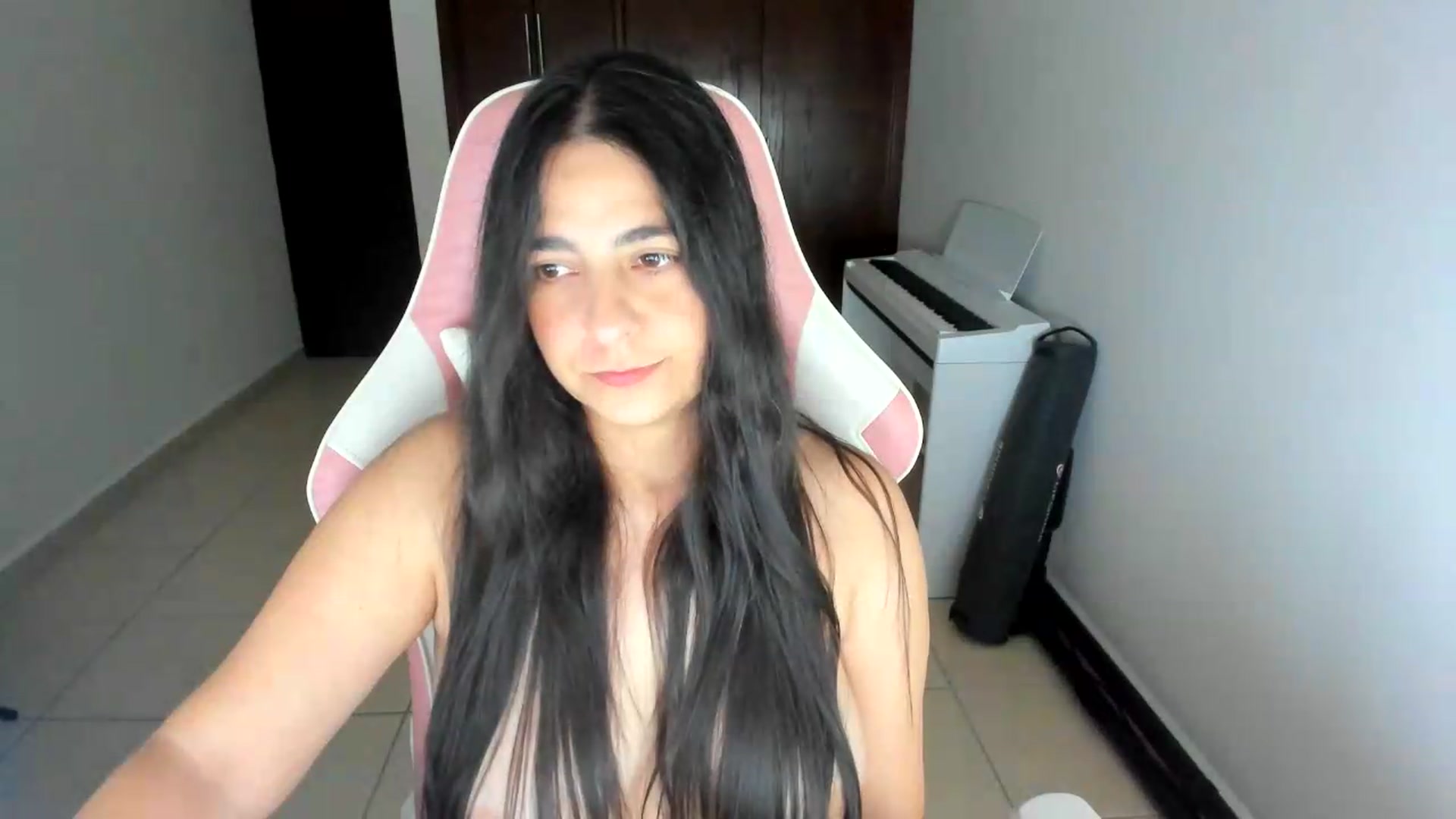 Gallery image thumbnail from anarossanna's myfreecams stream on, 07/29/2026, 04:03 image 8 of 20