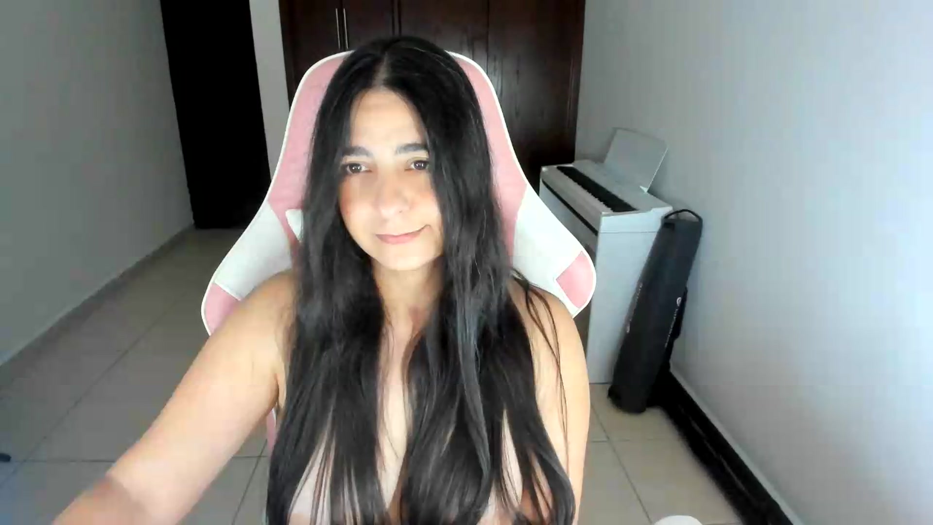 Gallery image thumbnail from anarossanna's myfreecams stream on, 07/29/2026, 04:03 image 7 of 20
