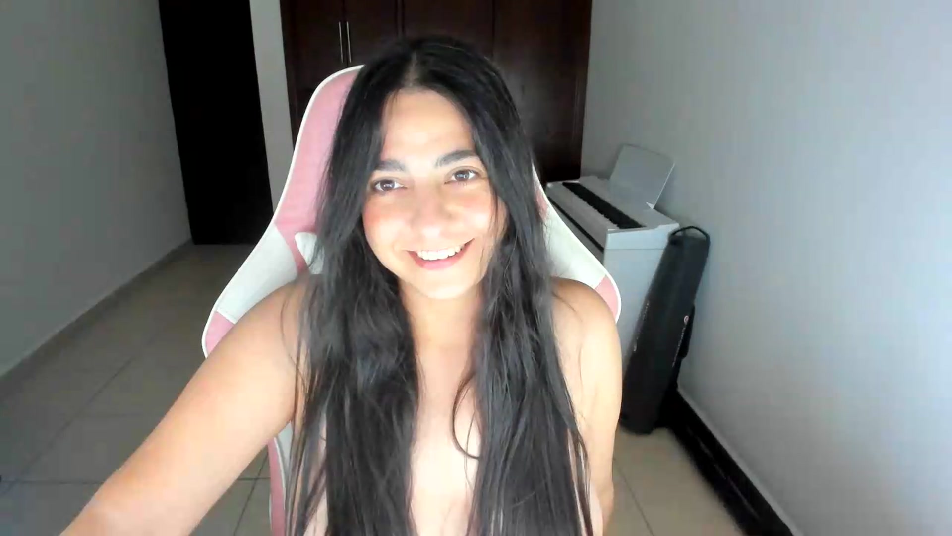 Gallery image thumbnail from anarossanna's myfreecams stream on, 07/29/2026, 04:03 image 16 of 20