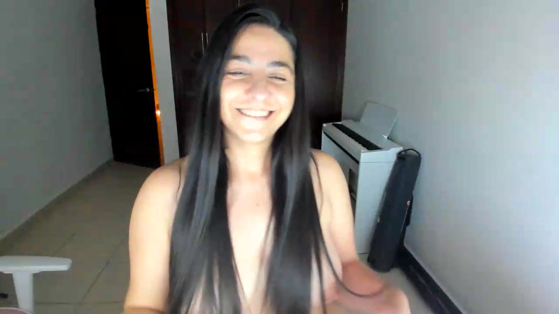 Gallery image thumbnail from anarossanna's myfreecams stream on, 08/07/2026, 01:32 image 8 of 20