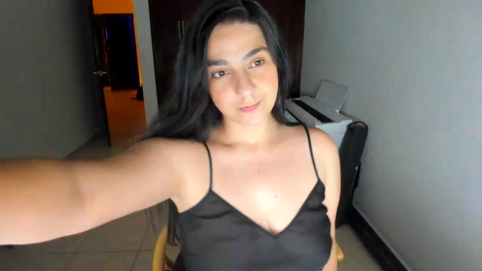 Gallery image thumbnail from anarossanna's myfreecams stream on, 08/13/2026, 03:06 image 14 of 20