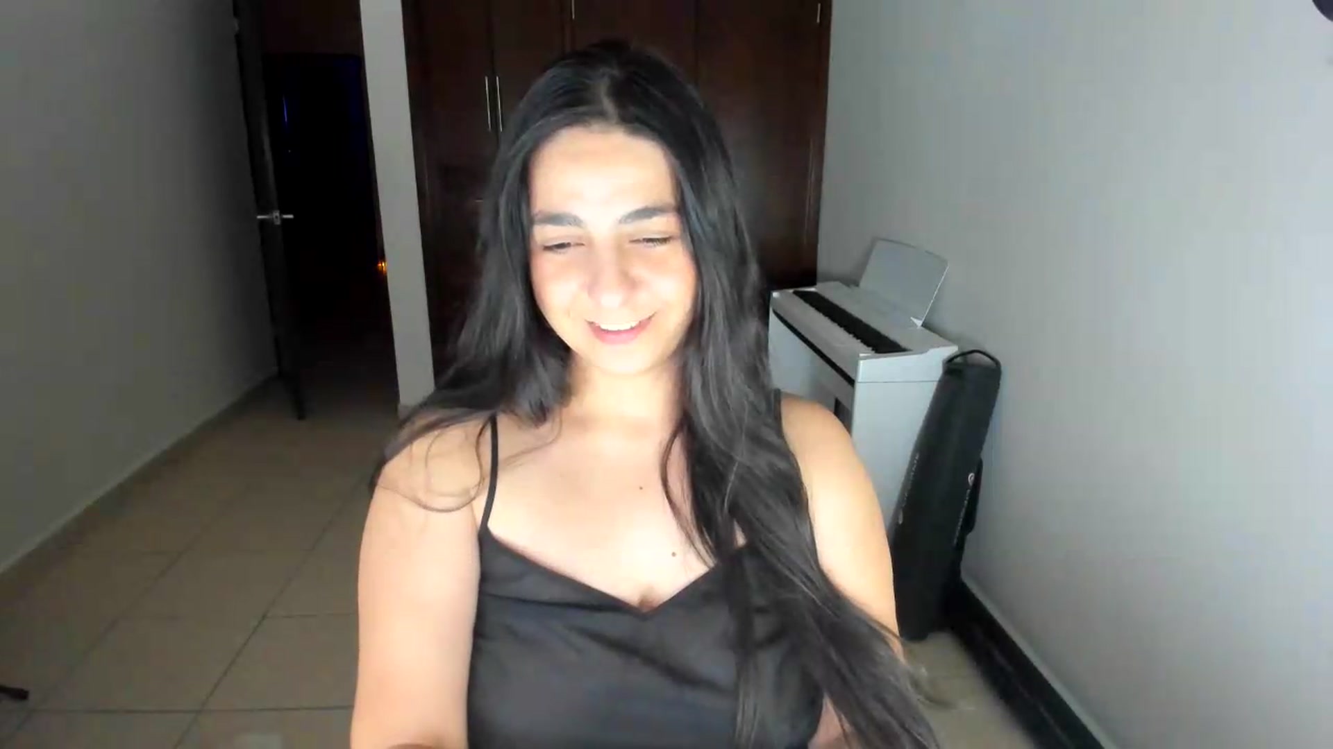 Gallery image thumbnail from anarossanna's myfreecams stream on, 08/13/2026, 03:54 image 13 of 20