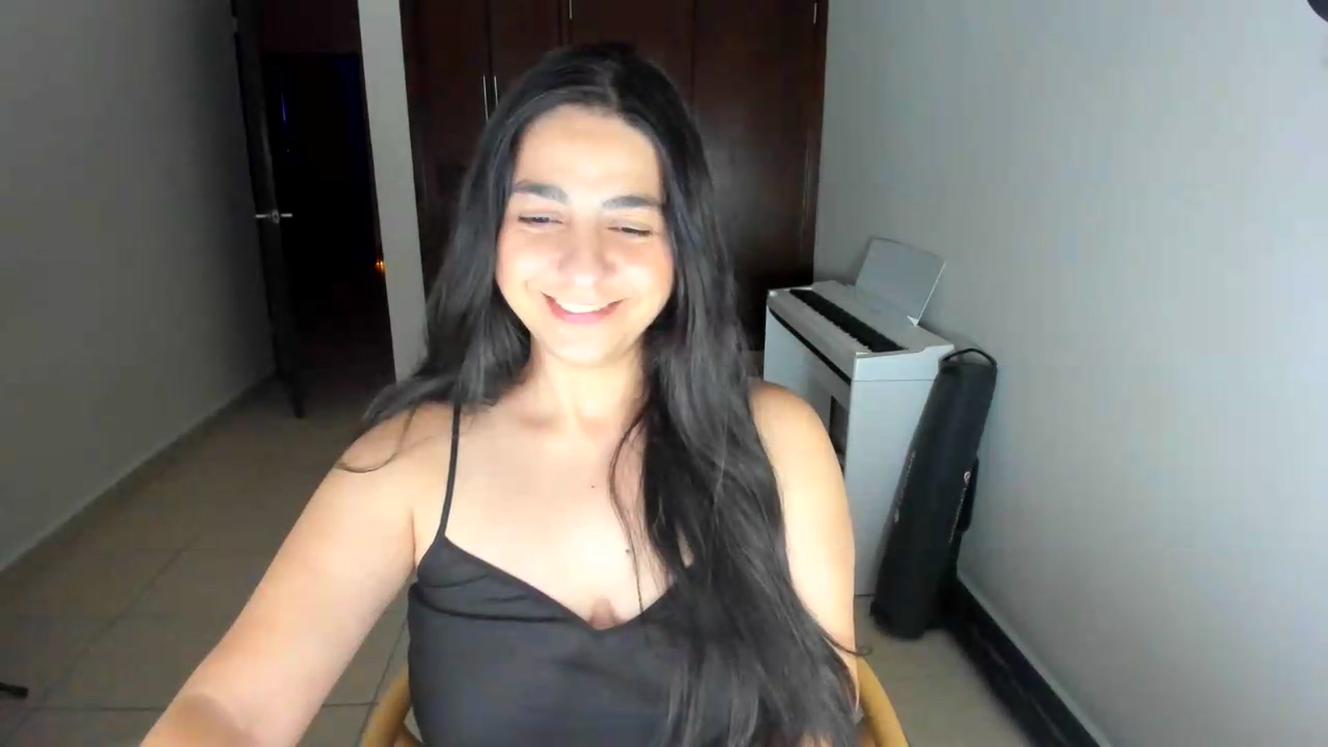 Gallery image thumbnail from anarossanna's myfreecams stream on, 08/13/2026, 03:54 image 14 of 20