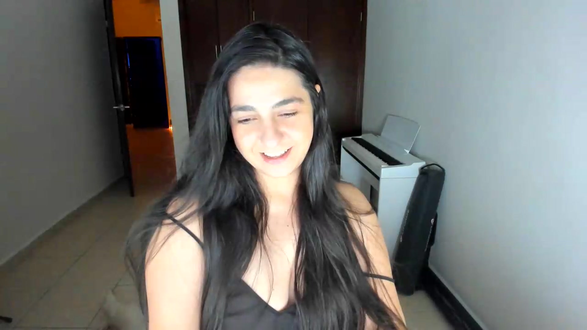 Gallery image thumbnail from anarossanna's myfreecams stream on, 08/13/2026, 03:54 image 6 of 20