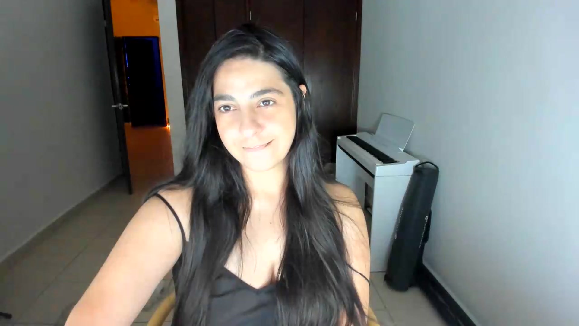 Gallery image thumbnail from anarossanna's myfreecams stream on, 08/13/2026, 03:54 image 5 of 20