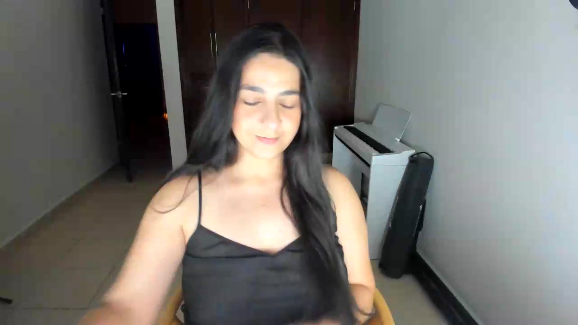 Gallery image thumbnail from anarossanna's myfreecams stream on, 08/13/2026, 03:54 image 12 of 20