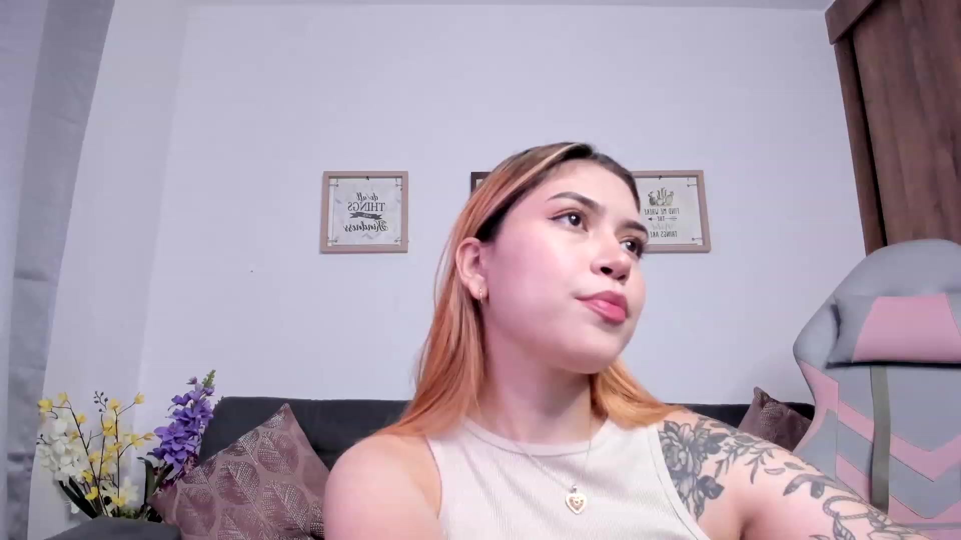 Gallery image thumbnail from angel_sweet9's myfreecams stream on, 12/12/2023, 12:22 image 3 of 20