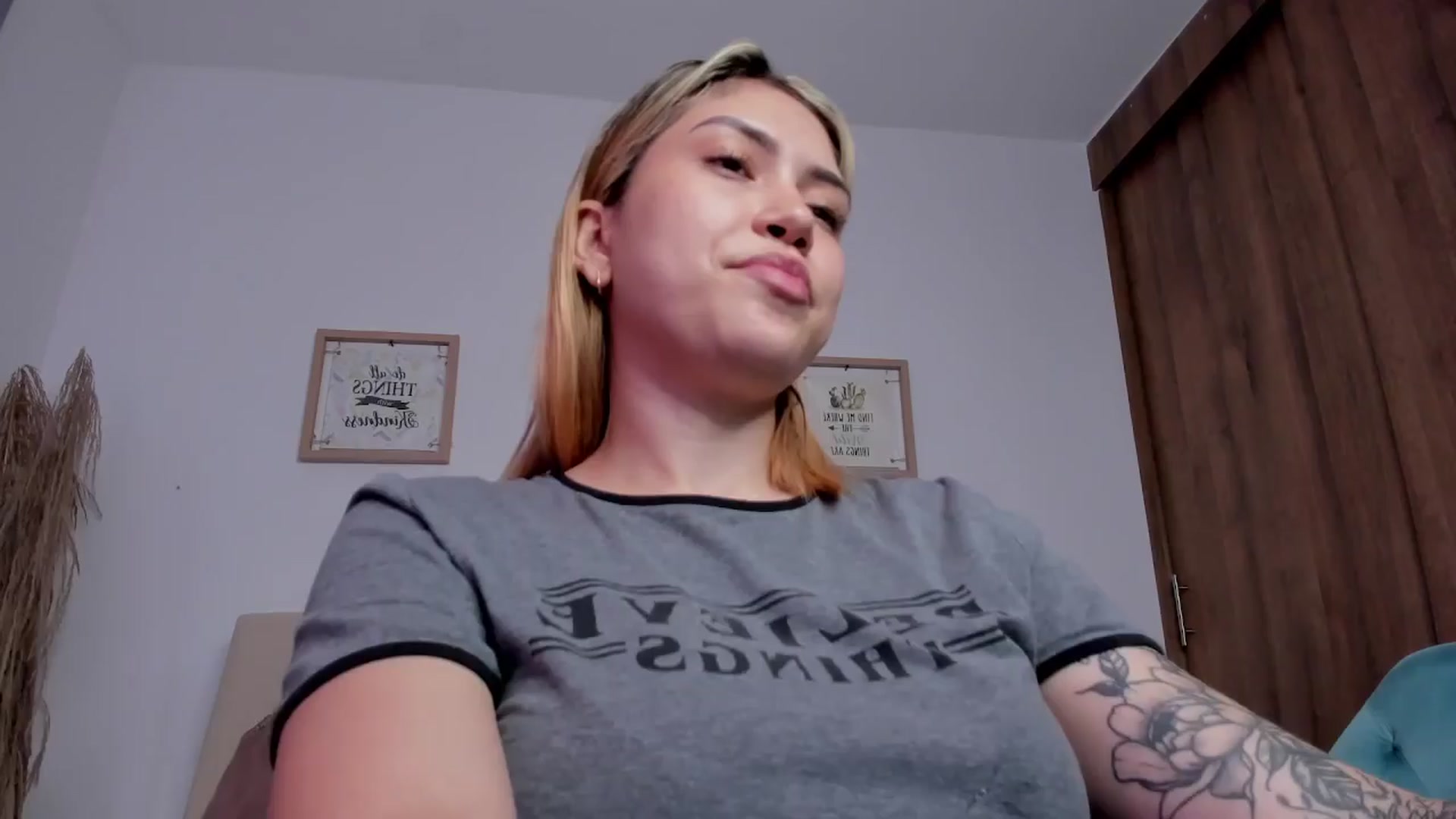Gallery image thumbnail from angel_sweet9's myfreecams stream on, 04/03/2024, 13:24 image 14 of 20