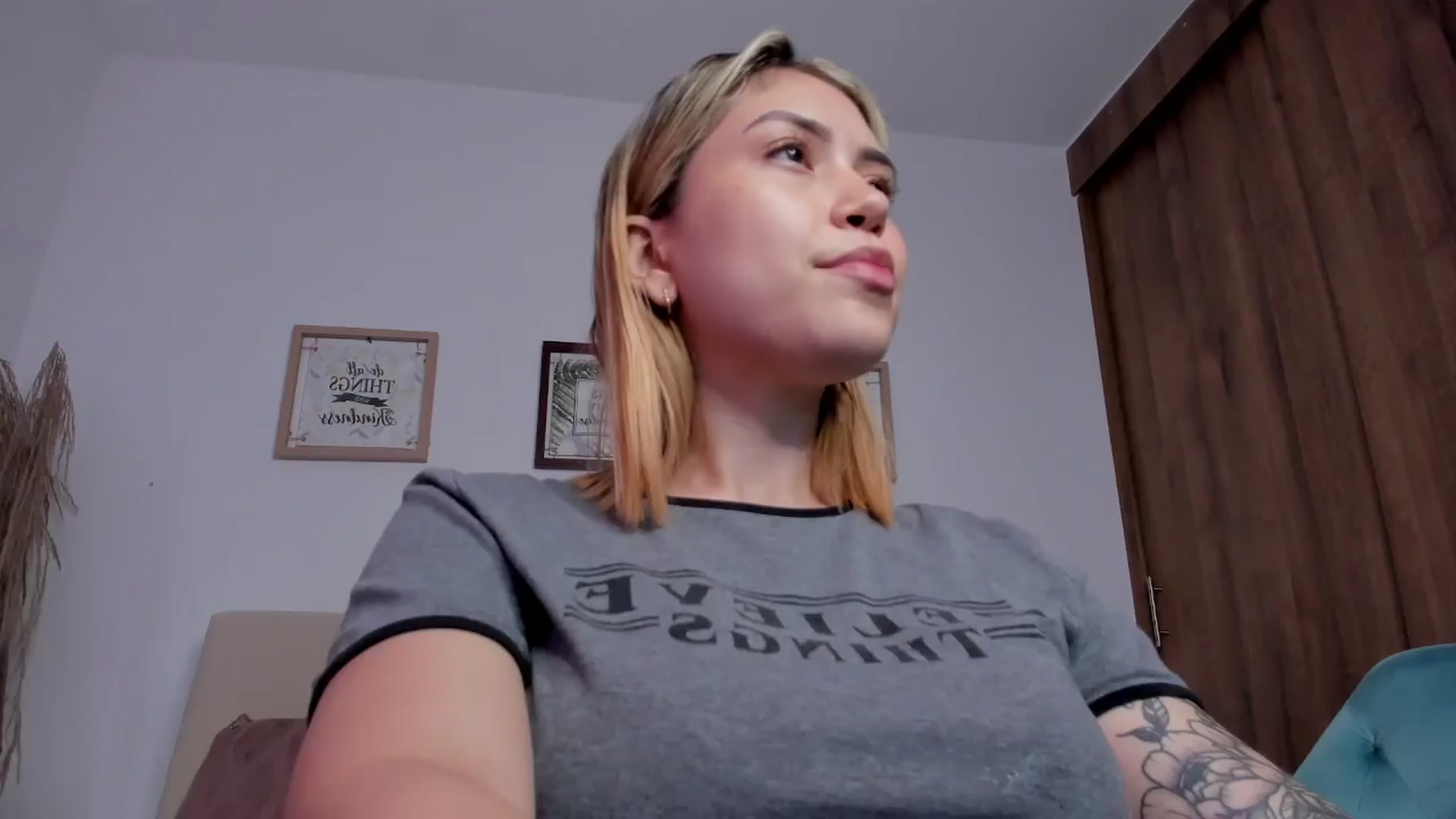 Gallery image thumbnail from angel_sweet9's myfreecams stream on, 04/03/2024, 13:24 image 15 of 20