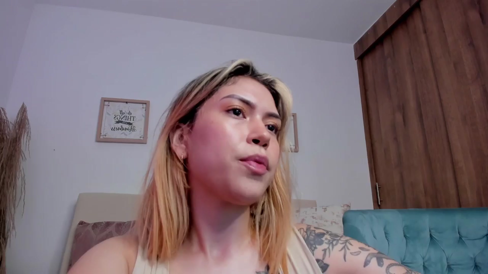 Gallery image thumbnail from angel_sweet9's myfreecams stream on, 04/08/2024, 15:58 image 4 of 20