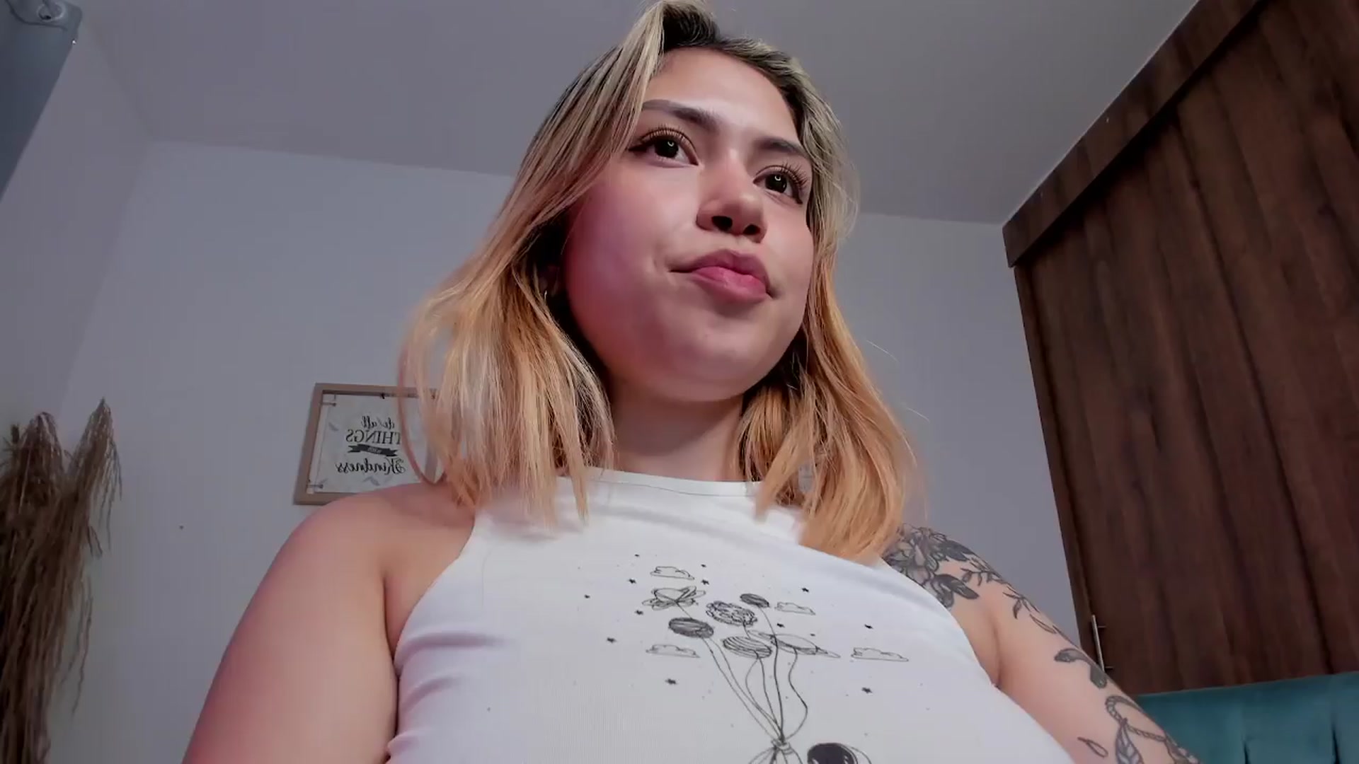 Gallery image thumbnail from angel_sweet9's myfreecams stream on, 04/13/2024, 15:01 image 19 of 20