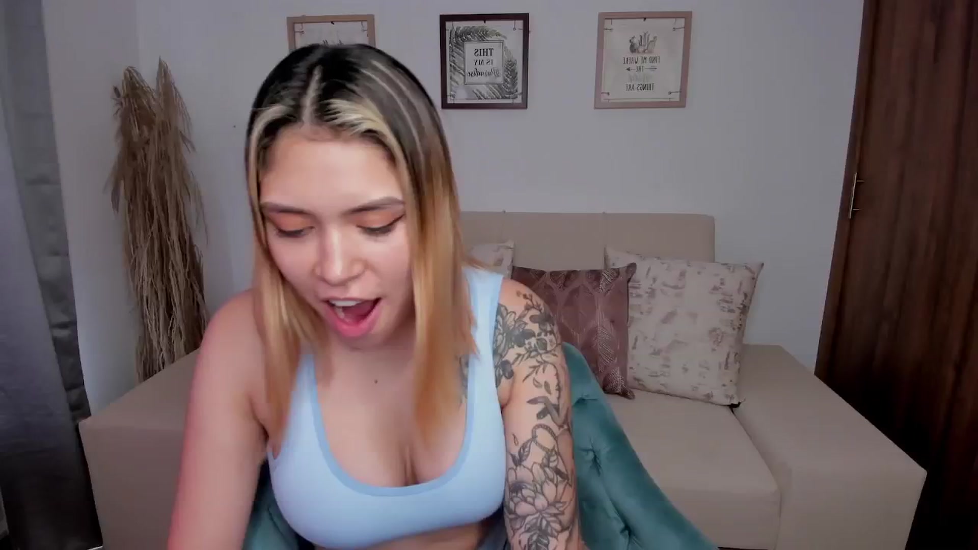 Gallery image thumbnail from angel_sweet9's myfreecams stream on, 04/25/2024, 17:43 image 1 of 20