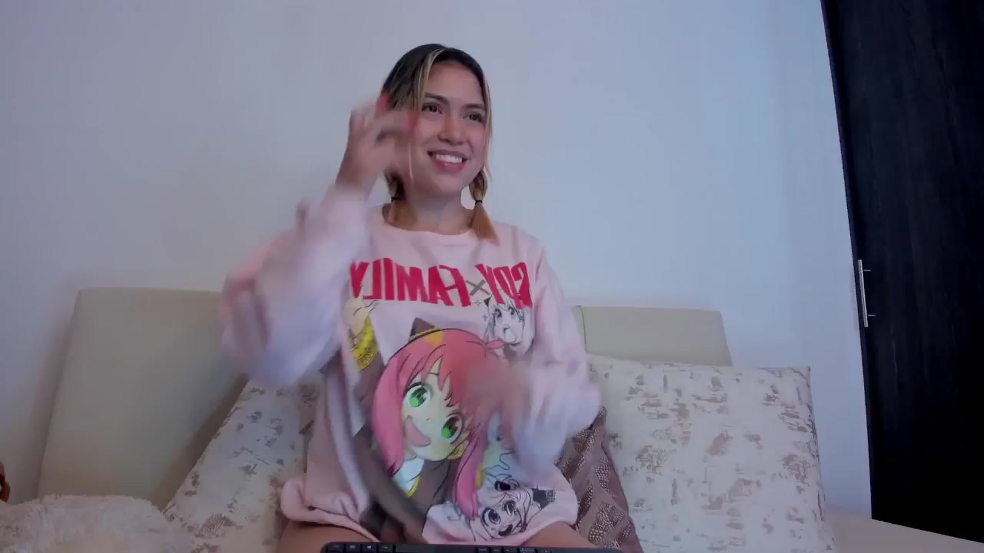 Gallery image thumbnail from angel_sweet9's myfreecams stream on, 05/16/2024, 16:51 image 13 of 20