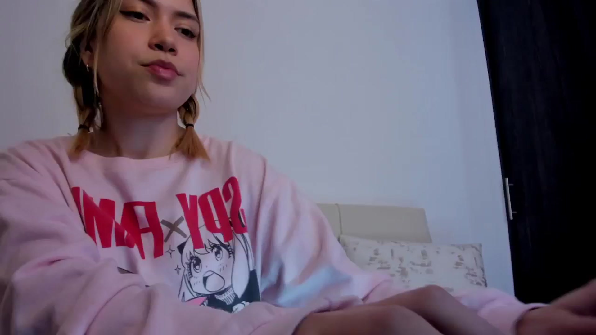 Gallery image thumbnail from angel_sweet9's myfreecams stream on, 05/16/2024, 16:51 image 11 of 20