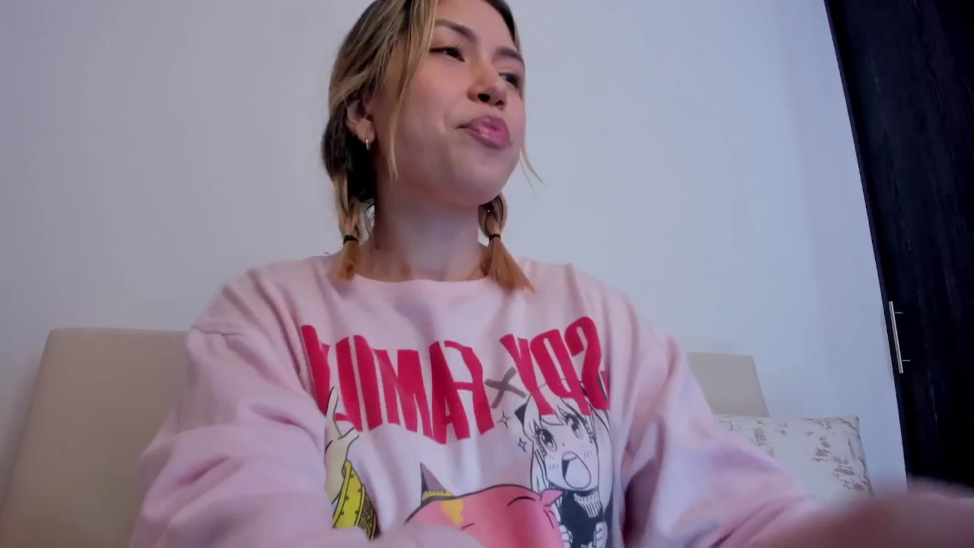Gallery image thumbnail from angel_sweet9's myfreecams stream on, 05/16/2024, 16:51 image 7 of 20