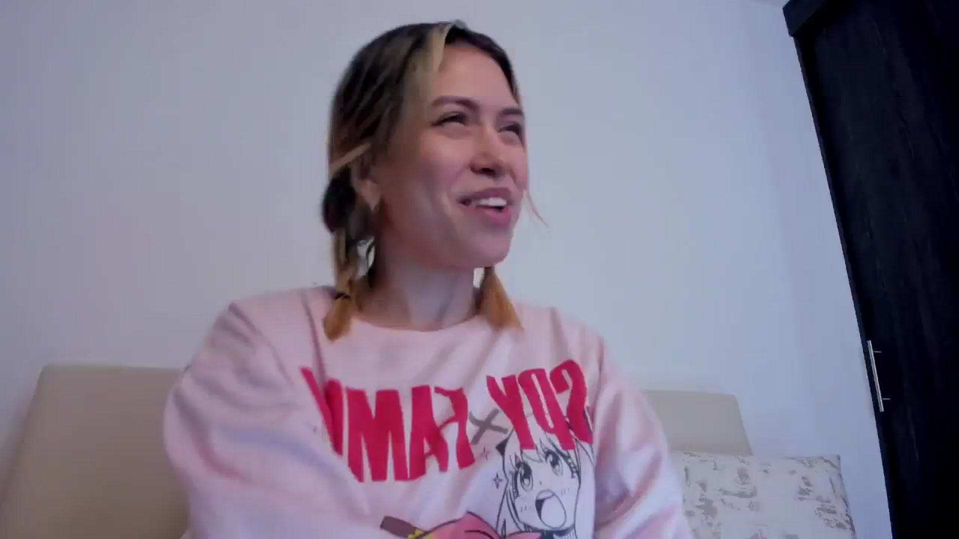 Gallery image thumbnail from angel_sweet9's myfreecams stream on, 05/16/2024, 16:51 image 9 of 20