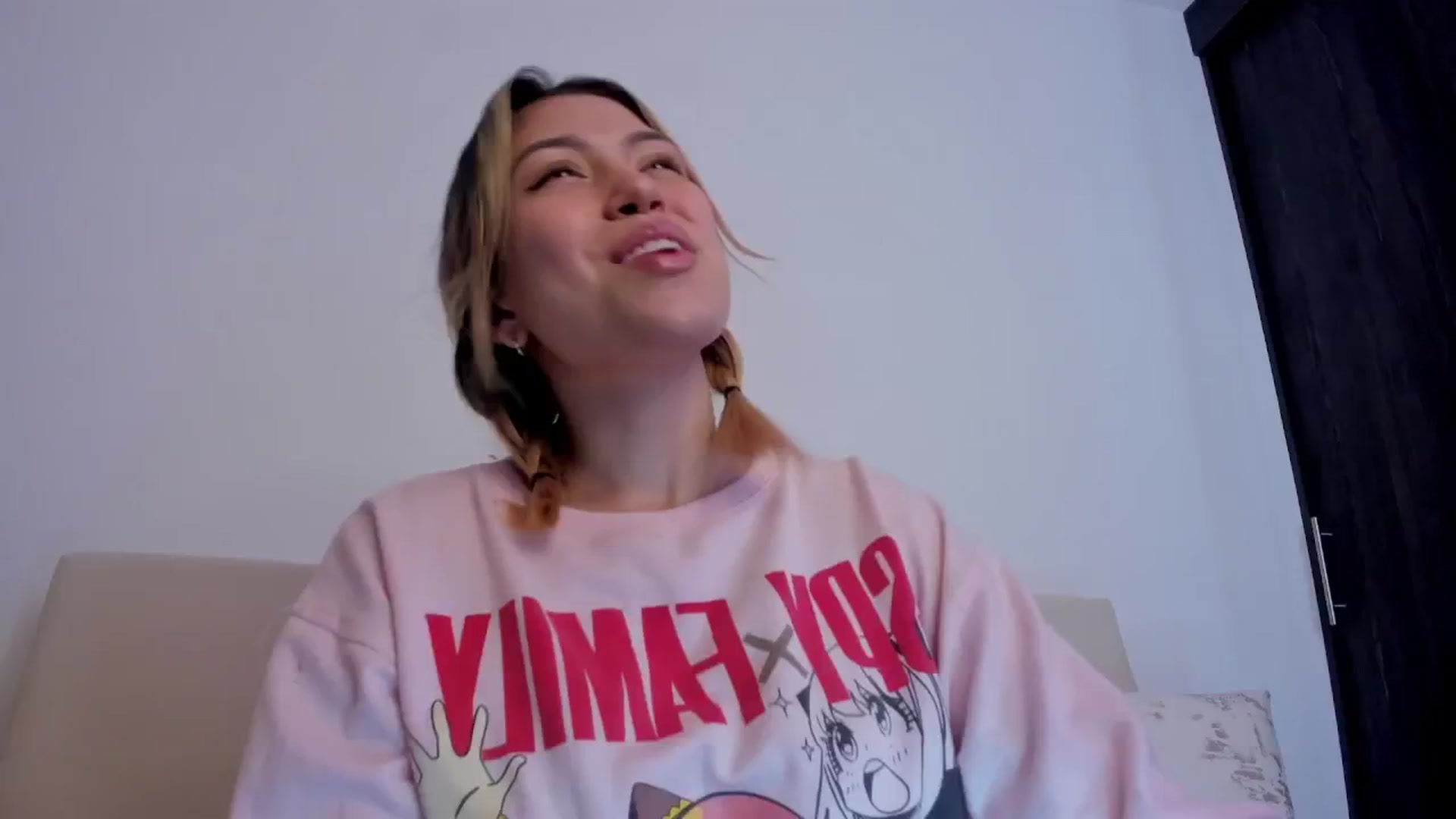 Gallery image thumbnail from angel_sweet9's myfreecams stream on, 05/16/2024, 16:51 image 10 of 20