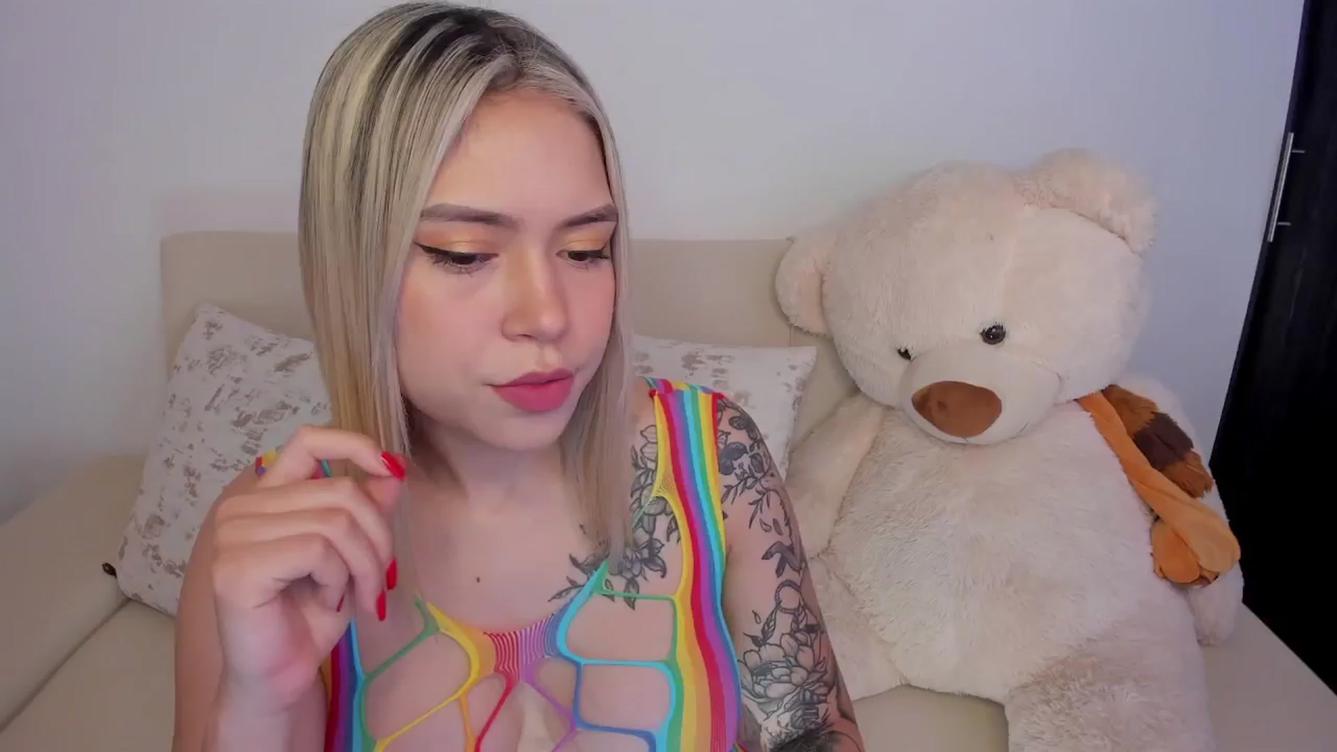 Gallery image thumbnail from angel_sweet9's myfreecams stream on, 05/21/2024, 11:47 image 6 of 20