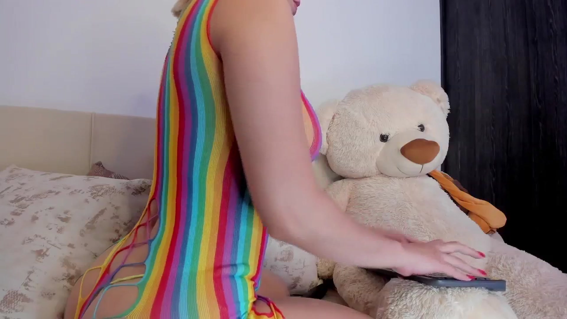 Gallery image thumbnail from angel_sweet9's myfreecams stream on, 05/21/2024, 12:50 image 17 of 20