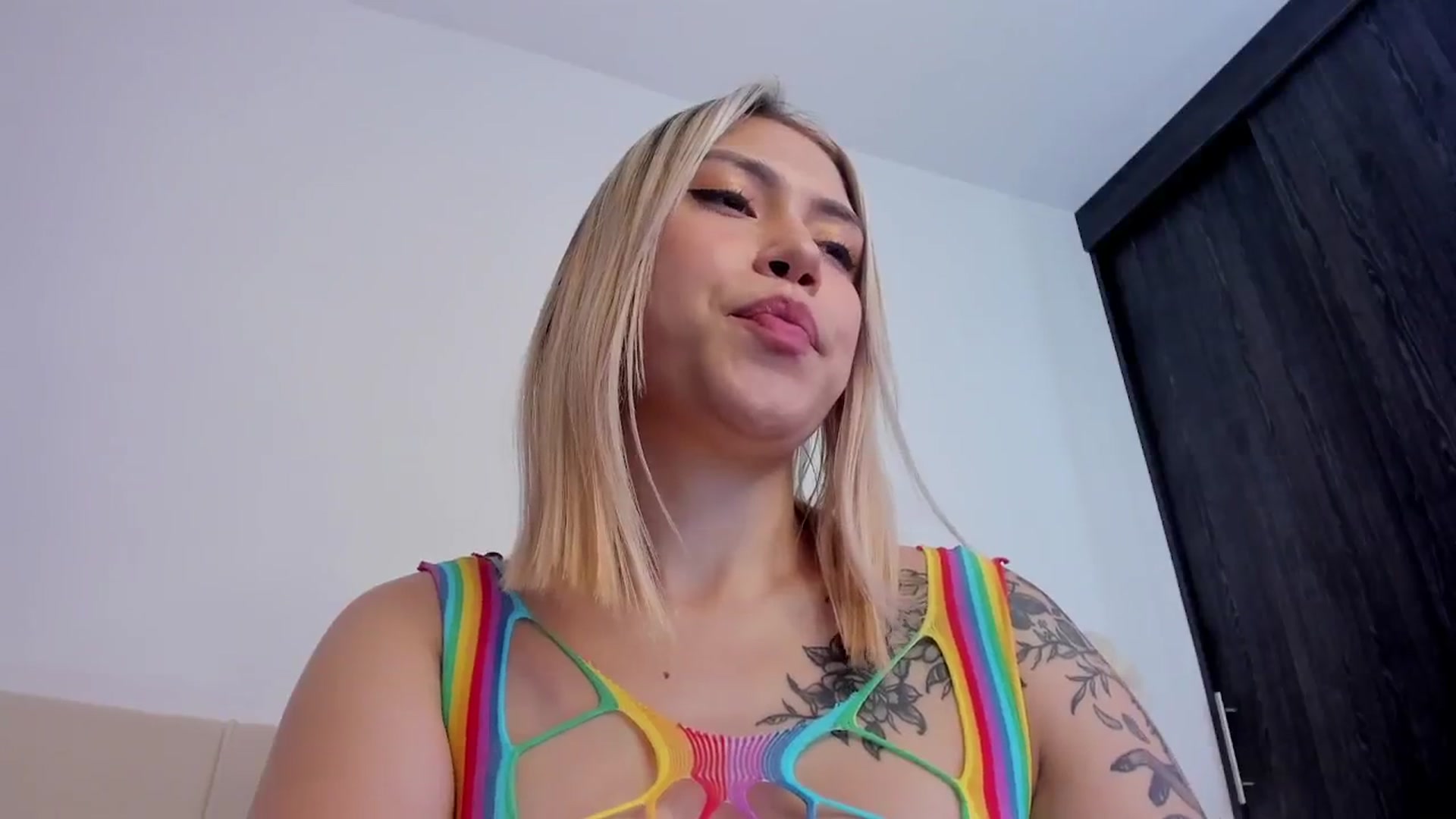 Gallery image thumbnail from angel_sweet9's myfreecams stream on, 05/21/2024, 16:45 image 16 of 20