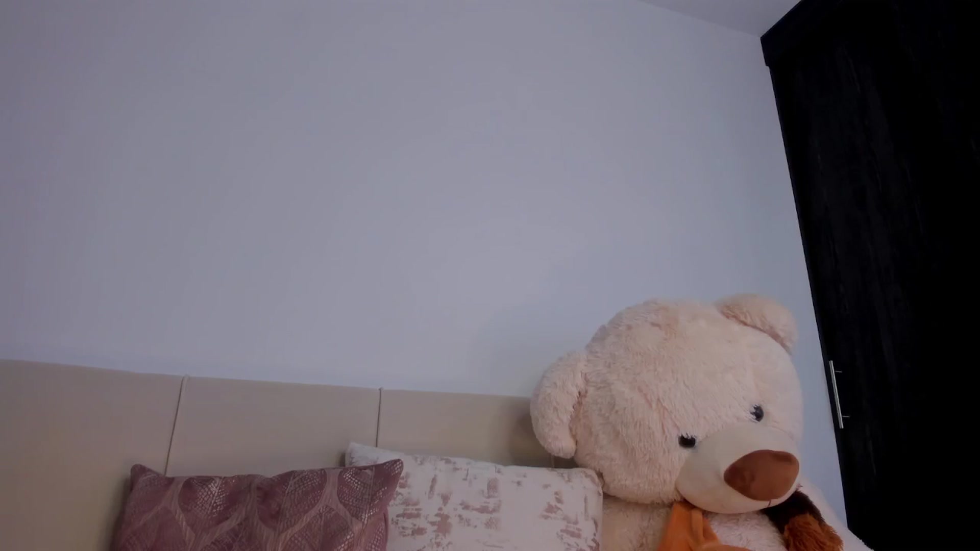Gallery image thumbnail from angel_sweet9's myfreecams stream on, 06/20/2024, 11:59 image 8 of 20