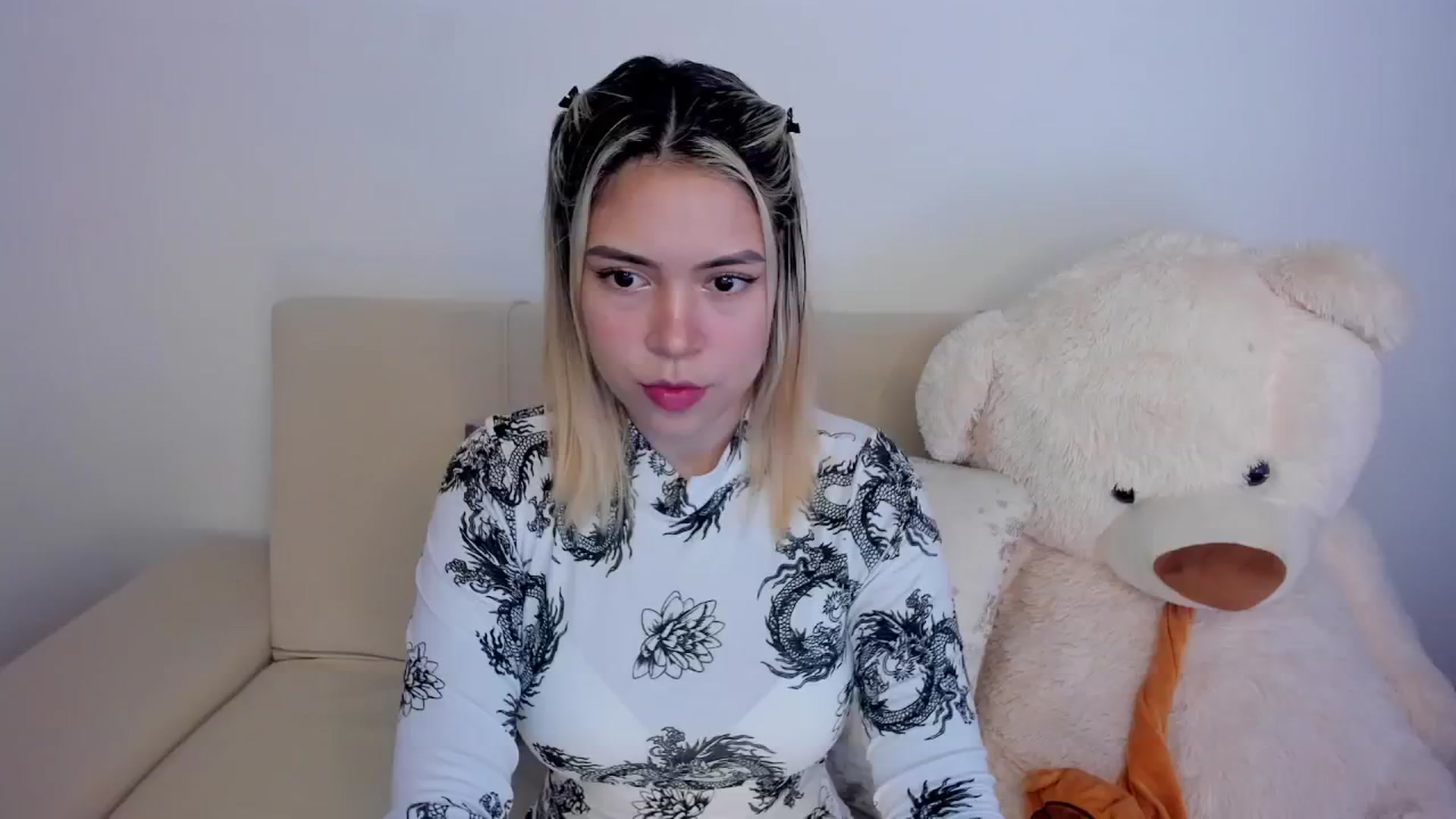 Gallery image thumbnail from angel_sweet9's myfreecams stream on, 06/27/2024, 12:16 image 1 of 20