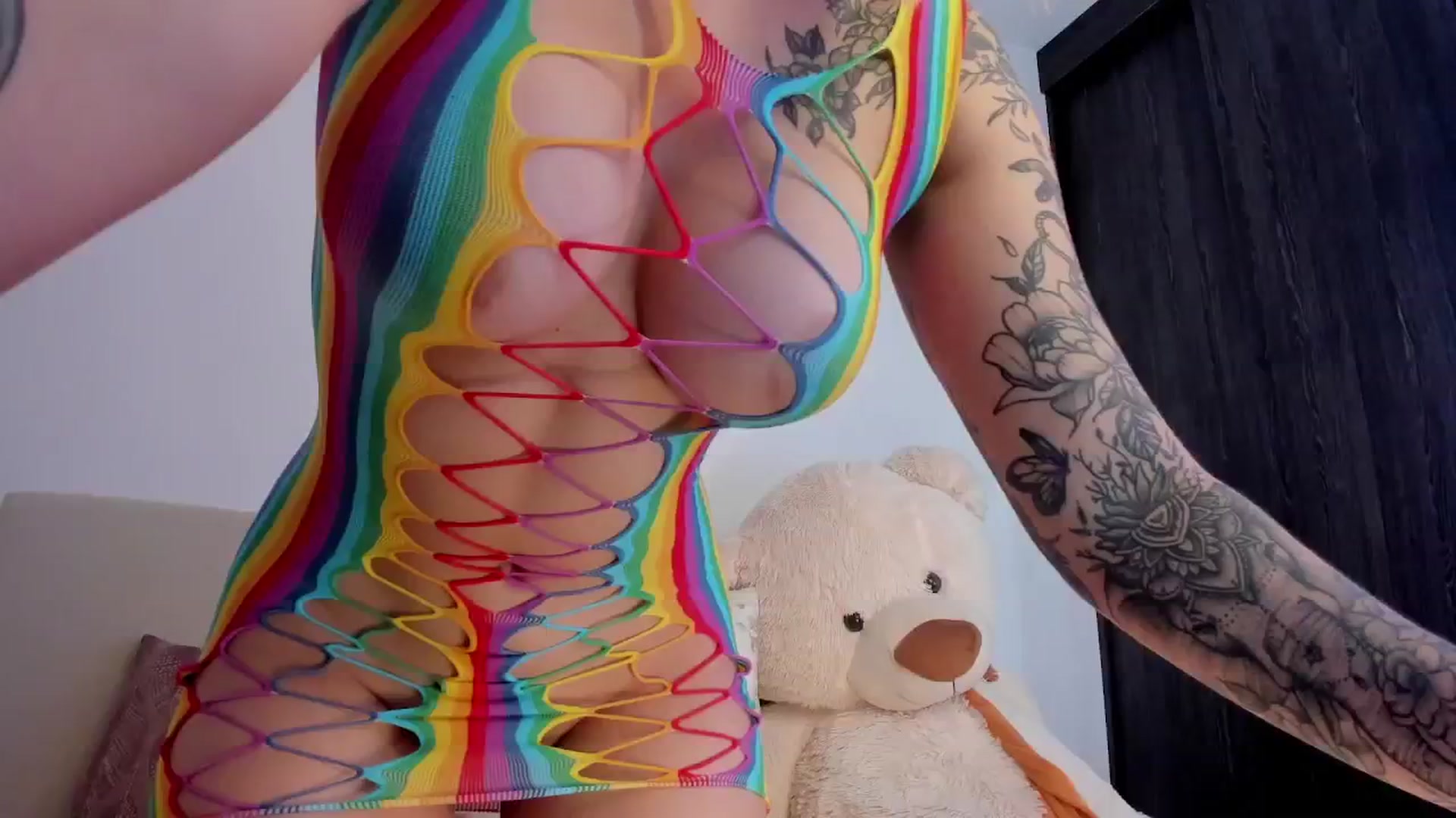 Gallery image thumbnail from angel_sweet9's myfreecams stream on, 06/28/2024, 18:01 image 3 of 20