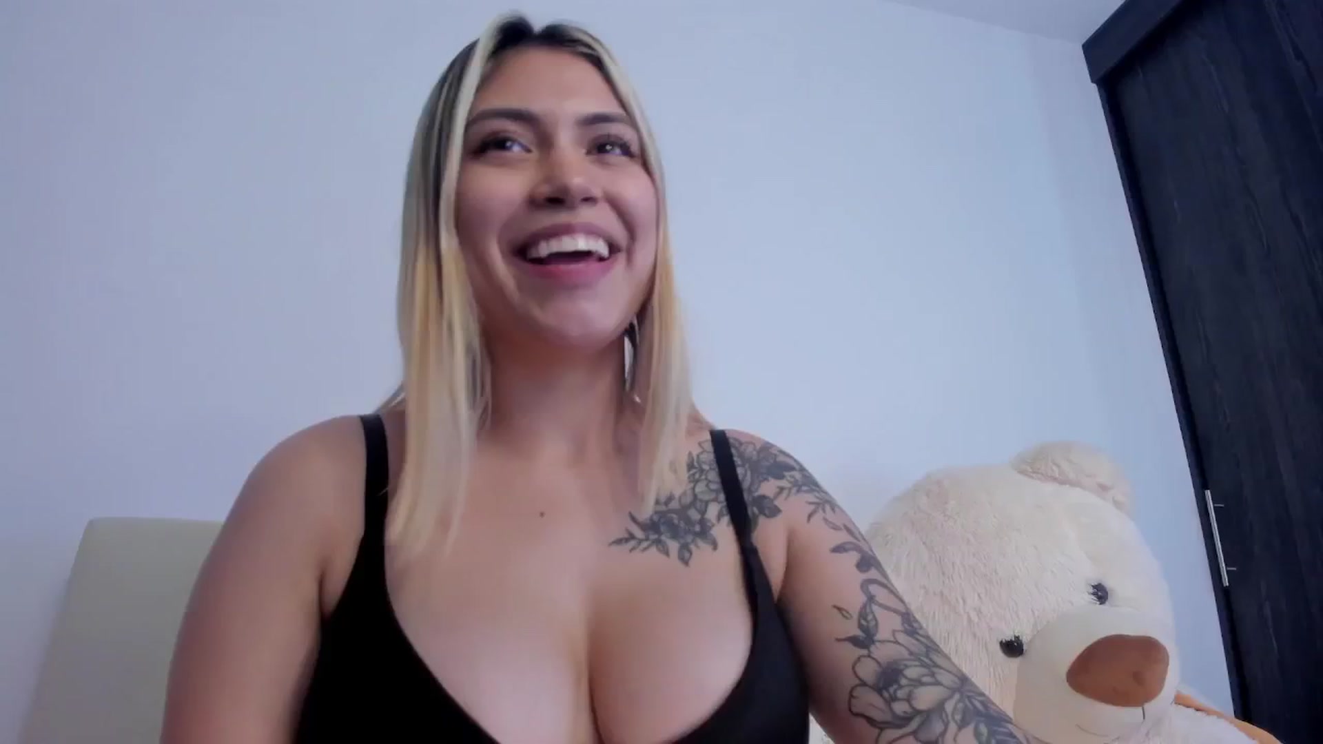 Gallery image thumbnail from angel_sweet9's myfreecams stream on, 07/01/2024, 18:46 image 10 of 20