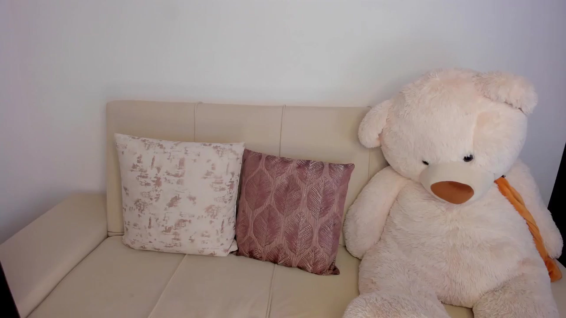 Gallery image thumbnail from angel_sweet9's myfreecams stream on, 07/12/2024, 12:09 image 6 of 20