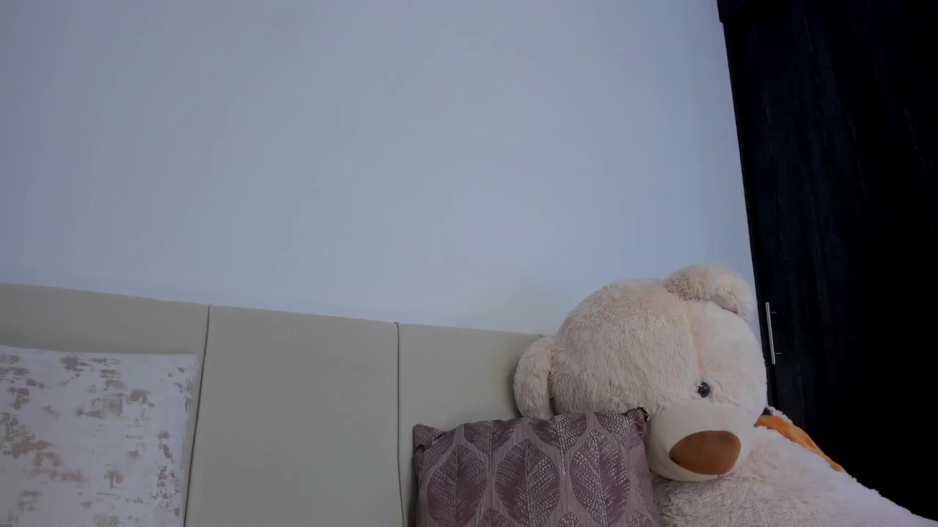 Gallery image thumbnail from angel_sweet9's myfreecams stream on, 07/13/2024, 14:30 image 14 of 20