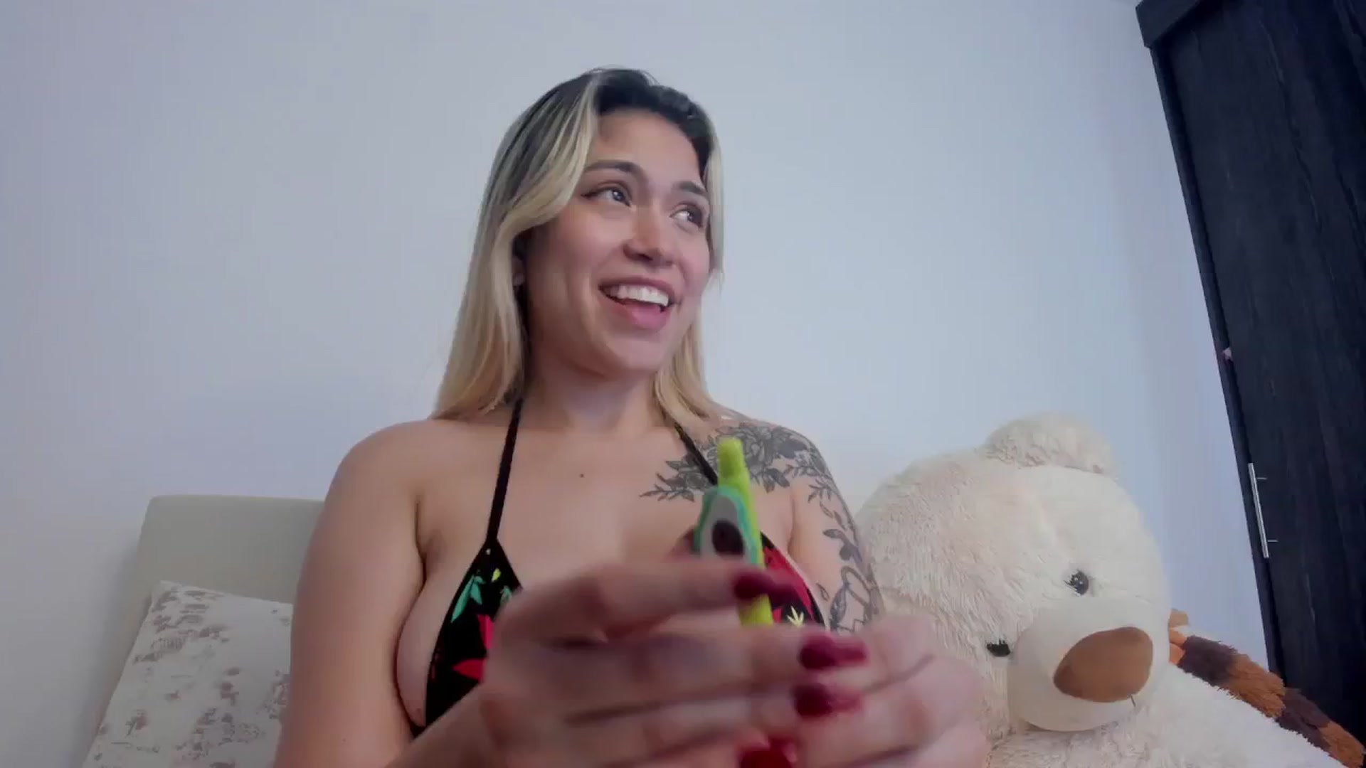 Gallery image thumbnail from angel_sweet9's myfreecams stream on, 08/01/2024, 15:25 image 17 of 20