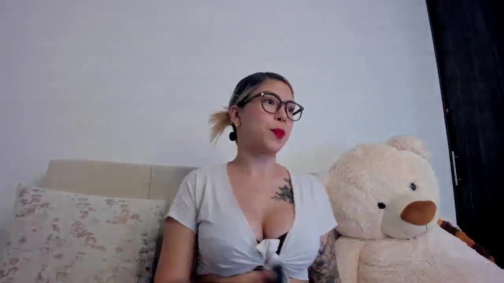 Gallery image thumbnail from angel_sweet9's myfreecams stream on, 08/09/2024, 14:32 image 14 of 20