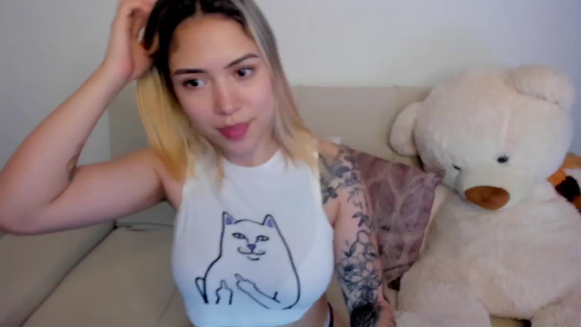 Gallery image thumbnail from angel_sweet9's myfreecams stream on, 08/15/2024, 16:42 image 10 of 20
