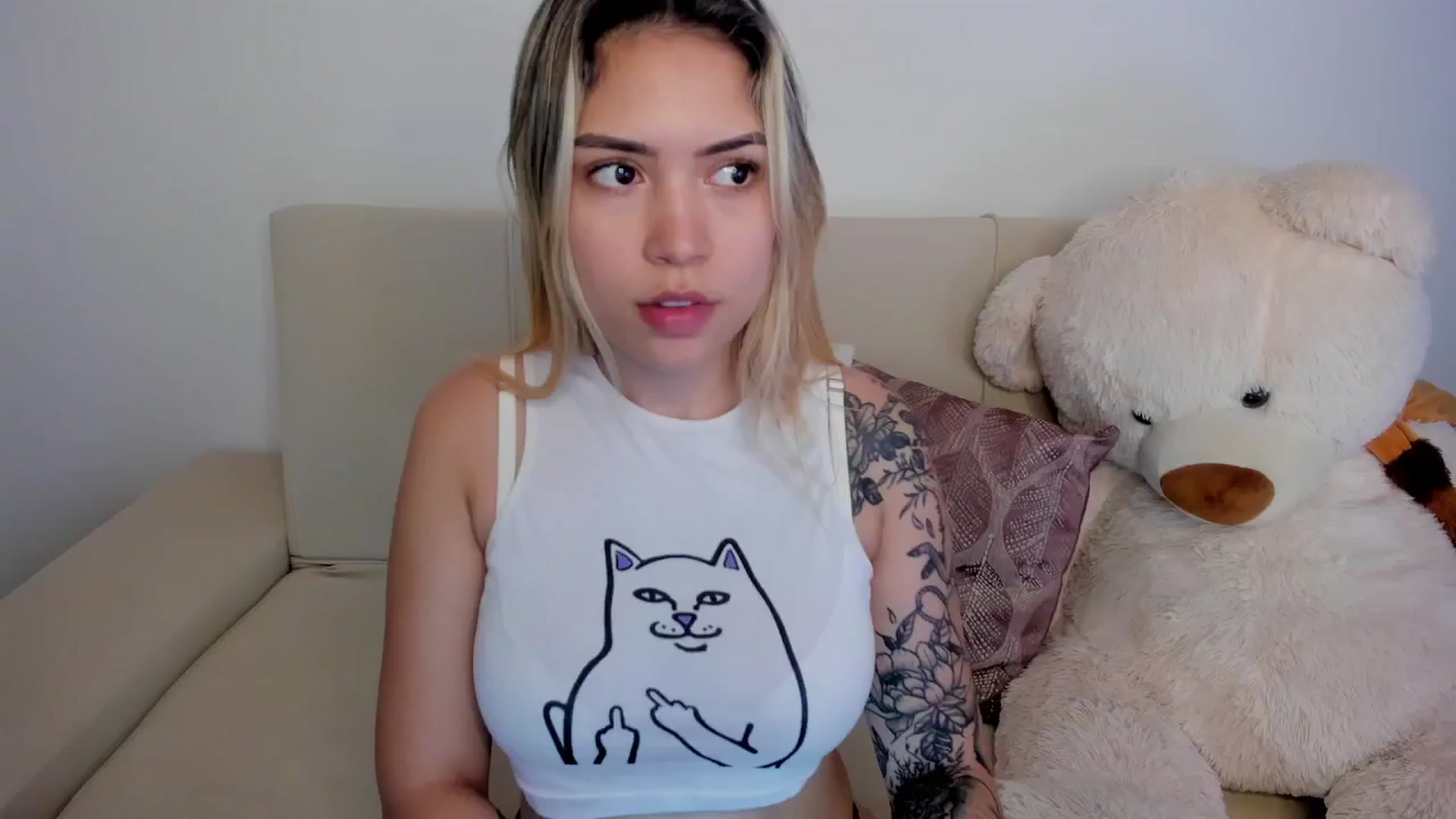 Gallery image thumbnail from angel_sweet9's myfreecams stream on, 08/15/2024, 16:42 image 18 of 20
