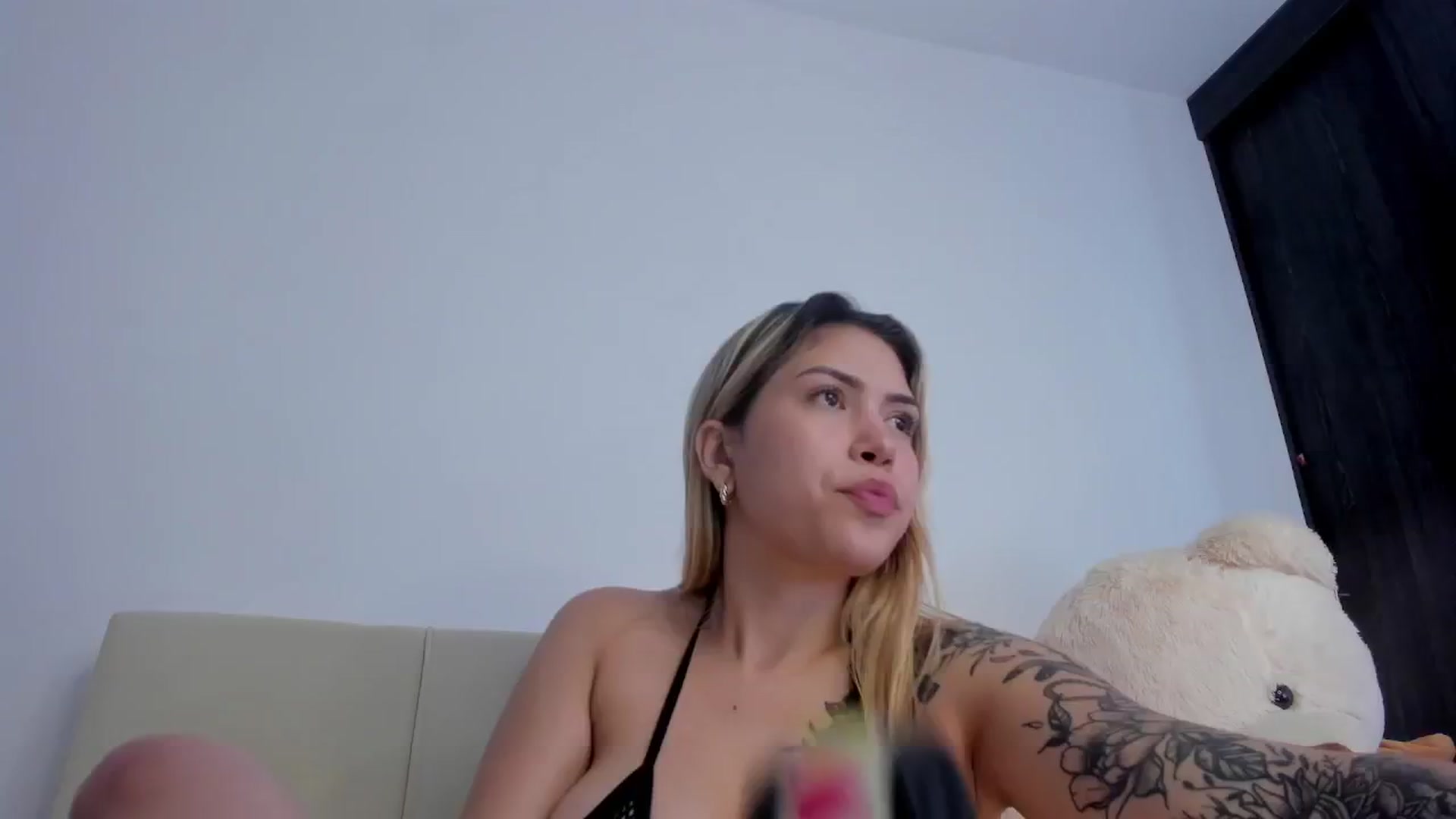 Gallery image thumbnail from angel_sweet9's myfreecams stream on, 08/20/2024, 16:35 image 10 of 20