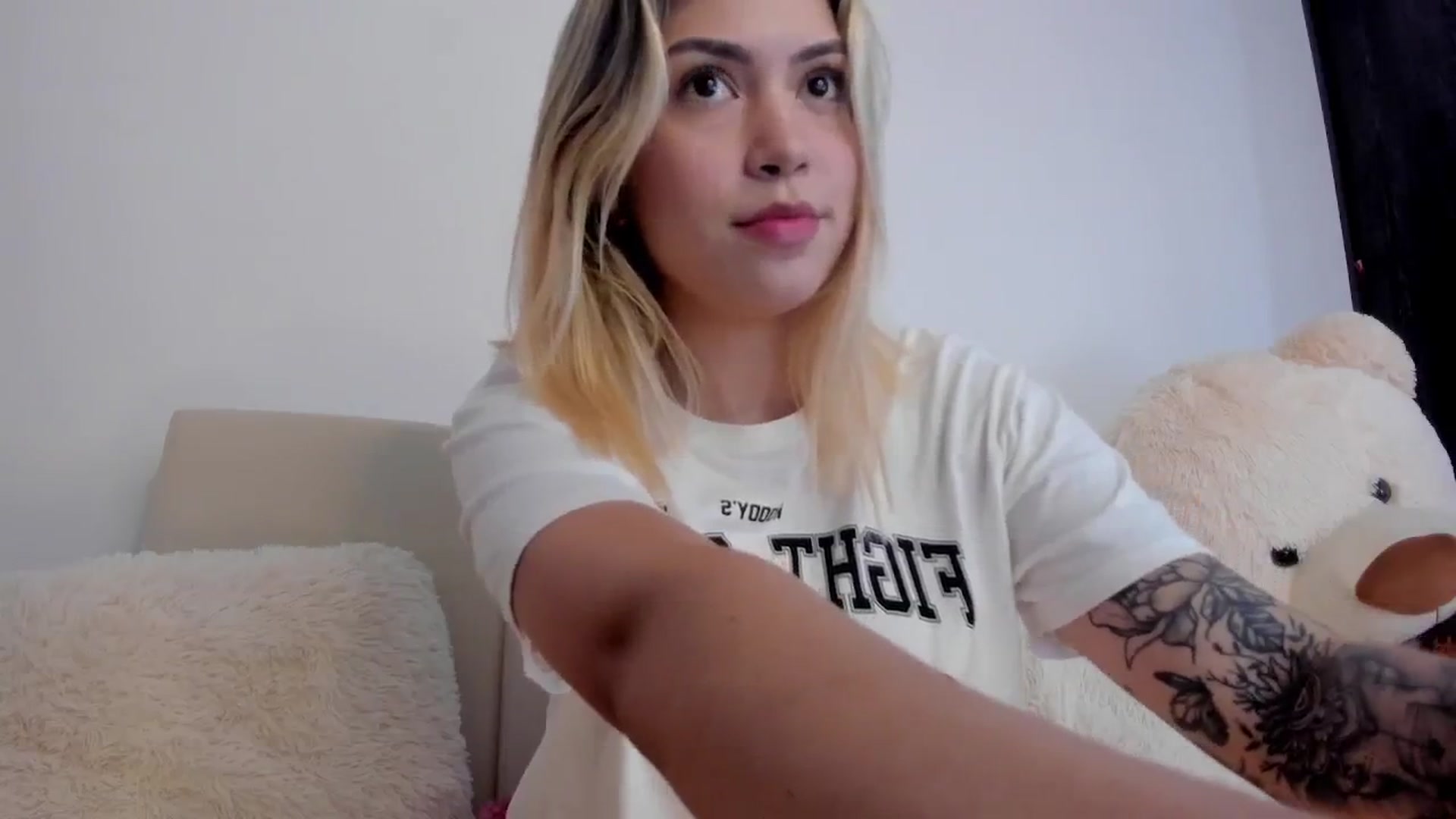Gallery image thumbnail from angel_sweet9's myfreecams stream on, 08/23/2024, 12:56 image 17 of 20