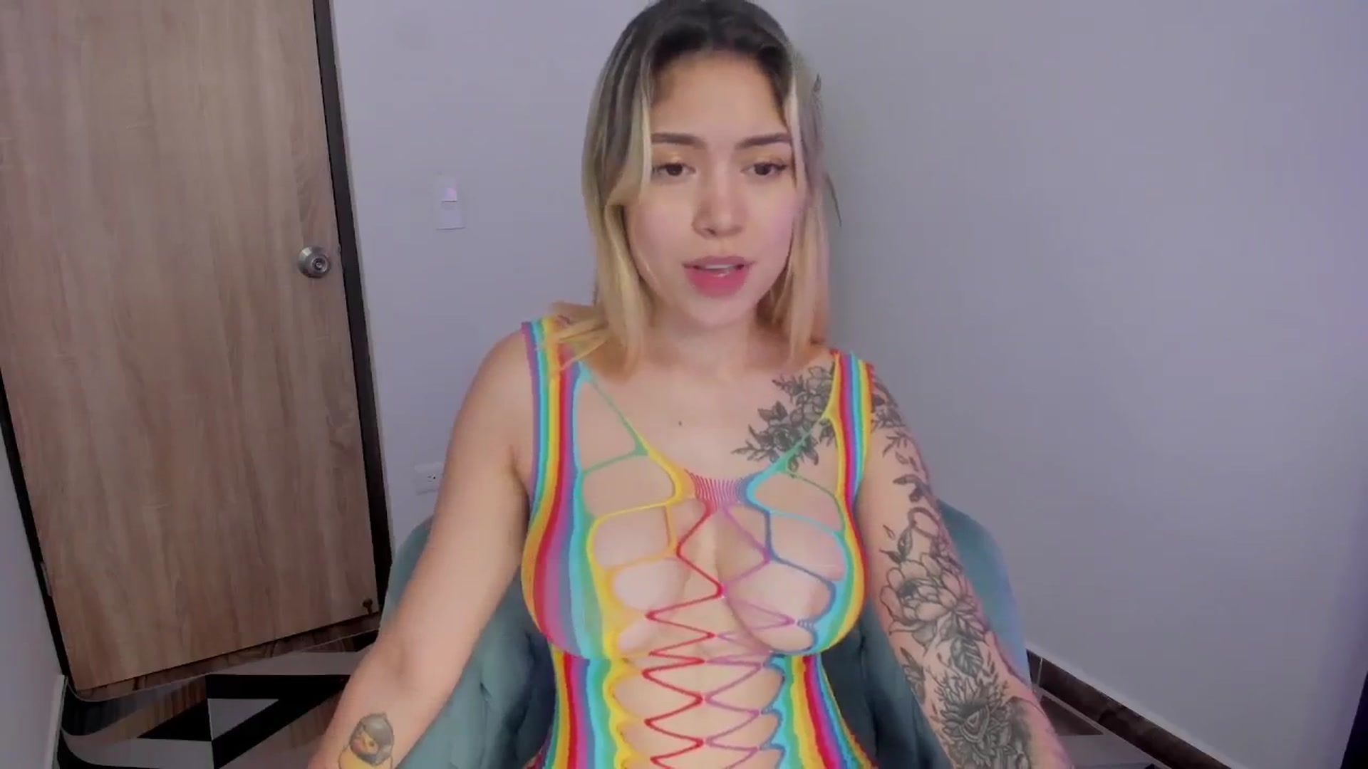 Gallery image thumbnail from angel_sweet9's myfreecams stream on, 09/01/2024, 17:43 image 7 of 20