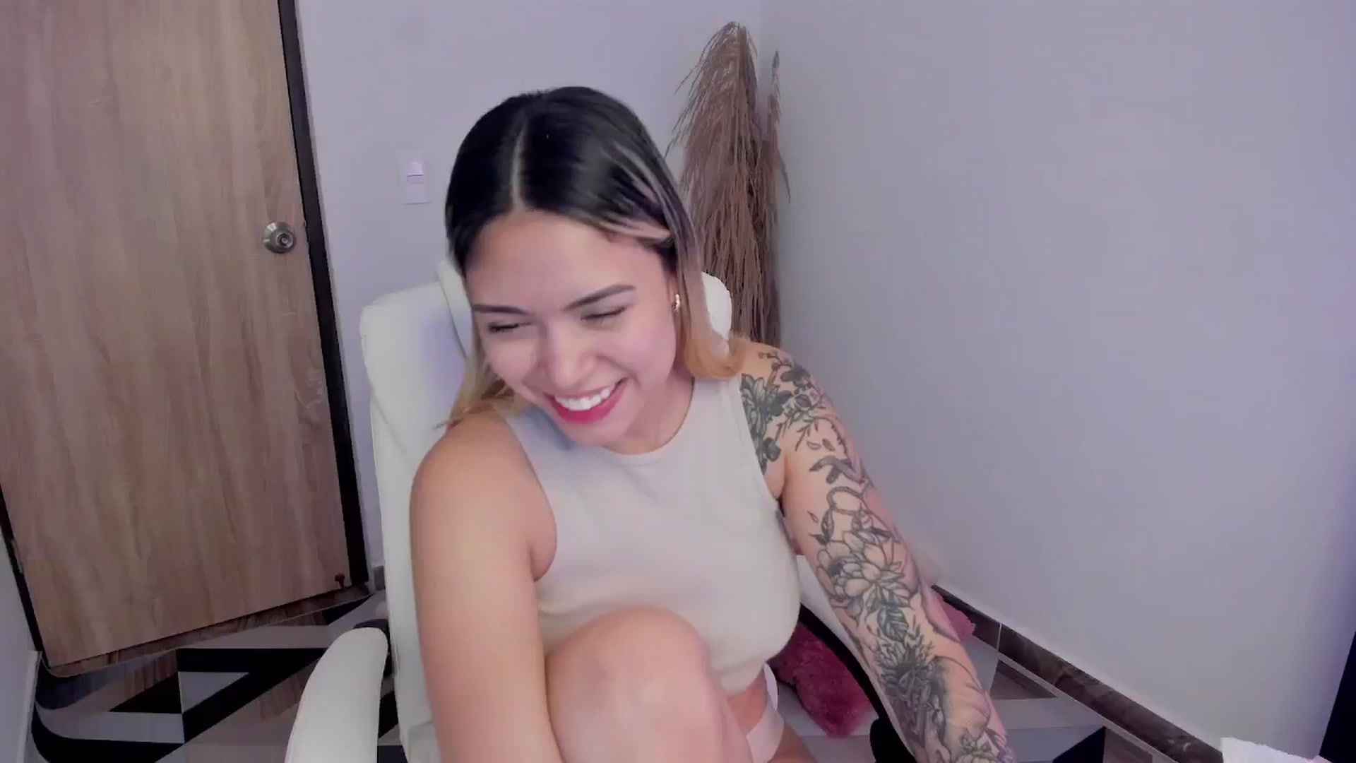 Gallery image thumbnail from angel_sweet9's myfreecams stream on, 09/03/2024, 15:28 image 17 of 20