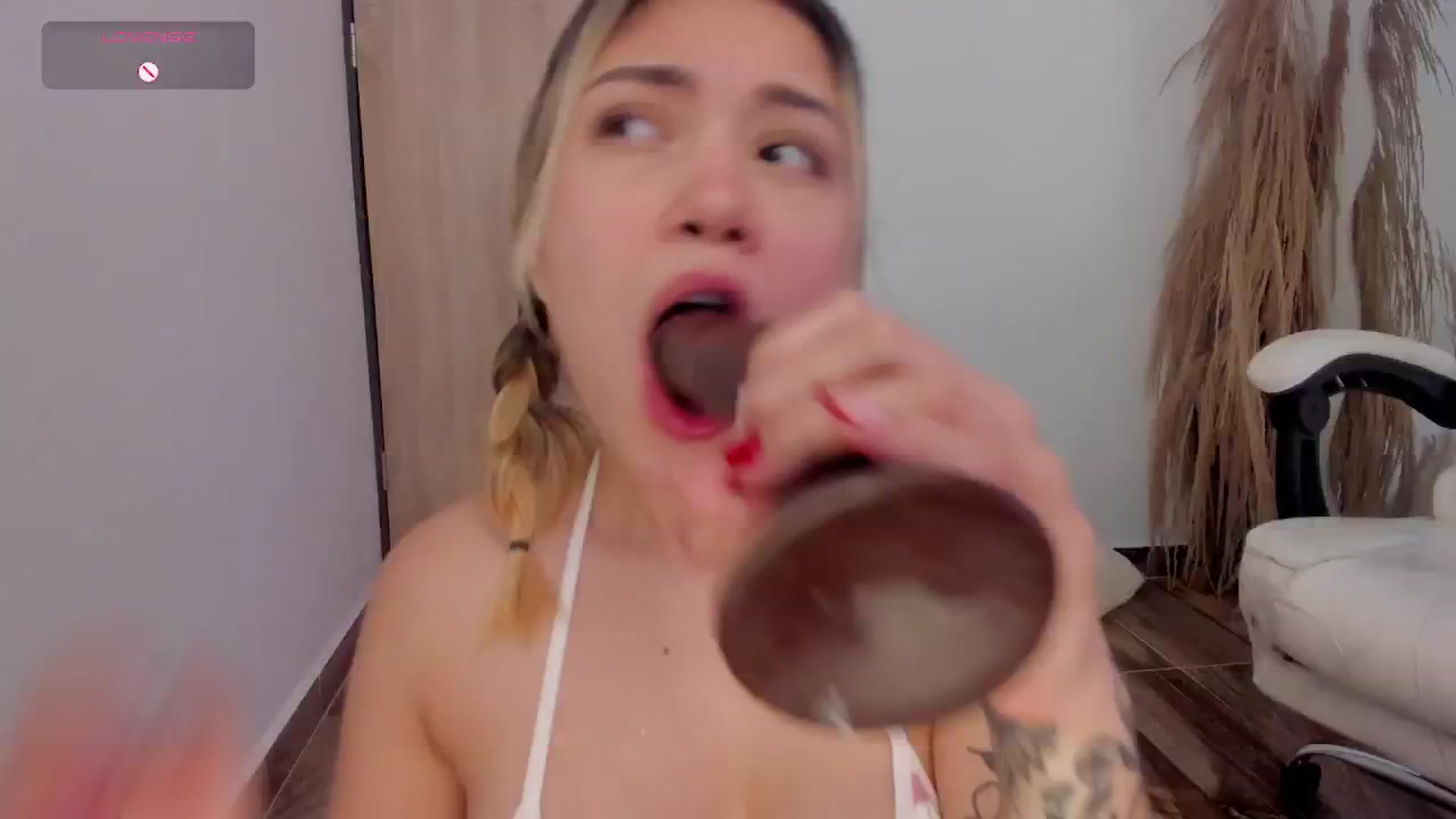 Gallery image thumbnail from angel_sweet9's myfreecams stream on, 09/30/2024, 14:37 image 7 of 20