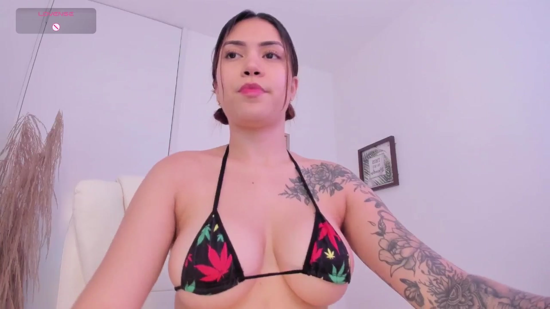 Gallery image thumbnail from angel_sweet9's myfreecams stream on, 11/11/2024, 20:34 image 11 of 20