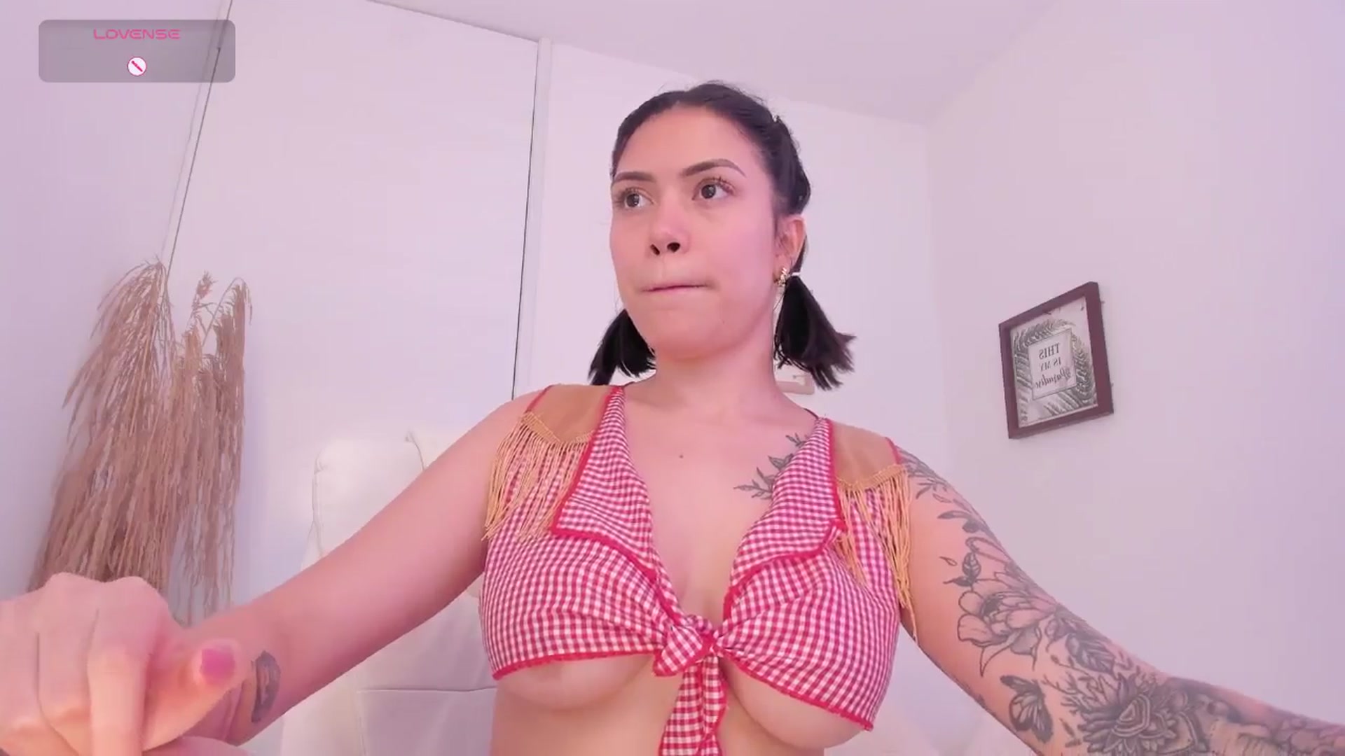Gallery image thumbnail from angel_sweet9's myfreecams stream on, 11/22/2024, 17:22 image 18 of 20