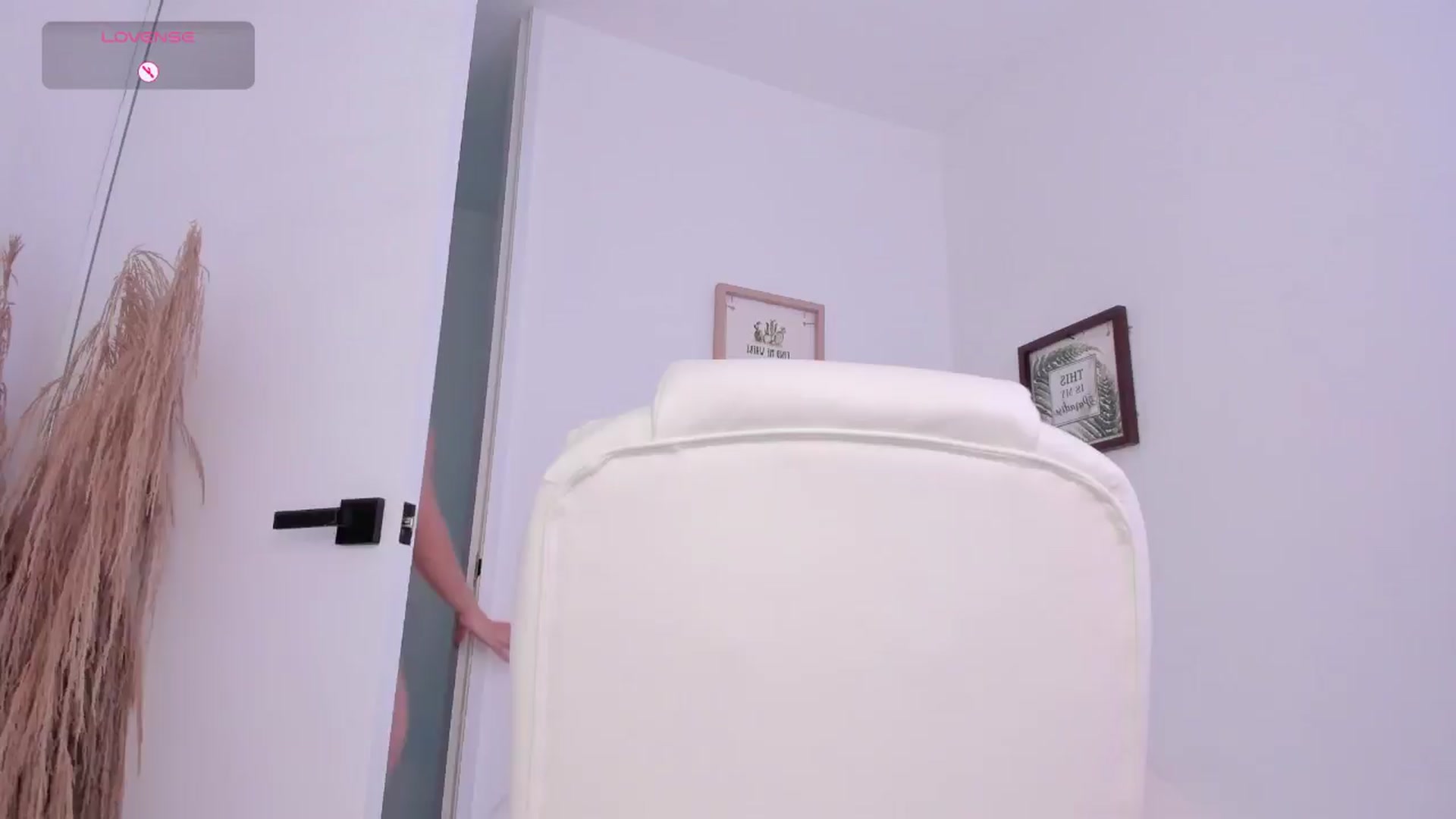 Gallery image thumbnail from angel_sweet9's myfreecams stream on, 11/24/2024, 18:27 image 12 of 20