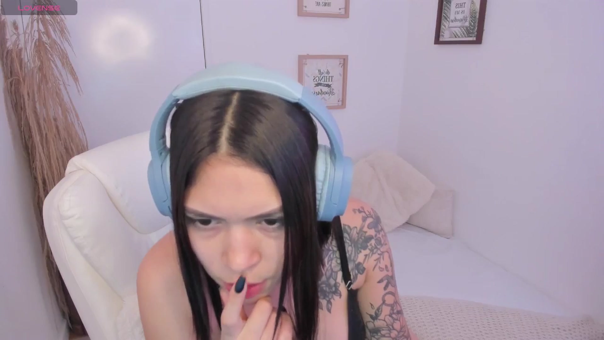 Gallery image thumbnail from angel_sweet9's myfreecams stream on, 11/26/2024, 21:37 image 7 of 20