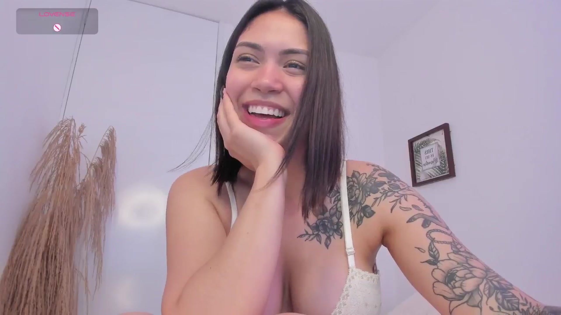 Gallery image thumbnail from angel_sweet9's myfreecams stream on, 11/30/2024, 21:09 image 17 of 20