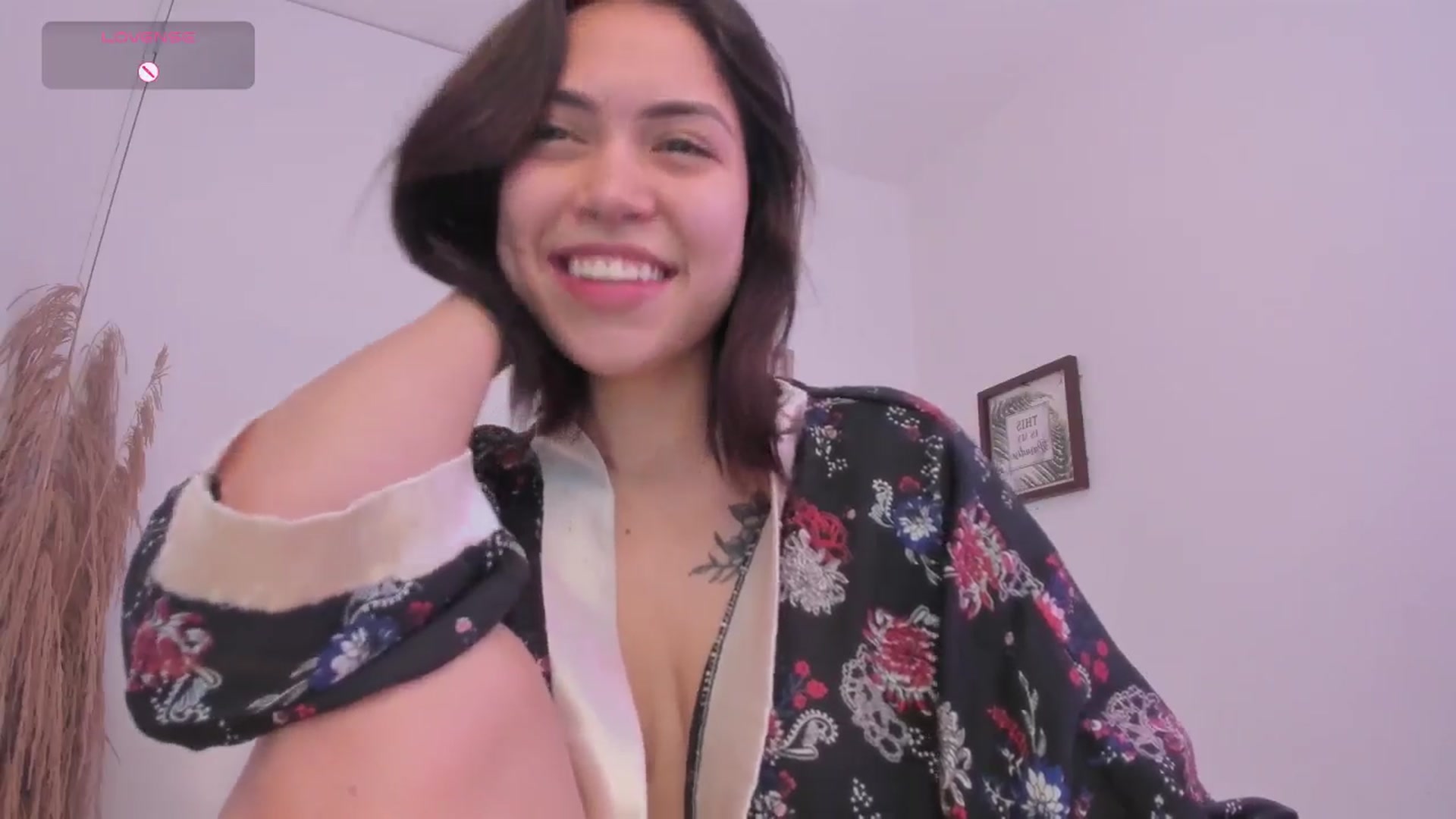 Gallery image thumbnail from angel_sweet9's myfreecams stream on, 12/04/2024, 21:46 image 15 of 20